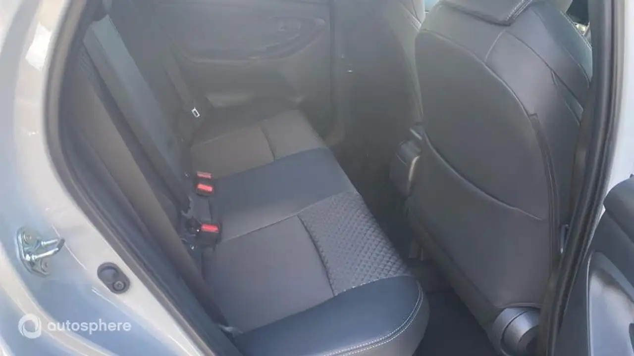 Toyota Yaris Yaris — photo 13
