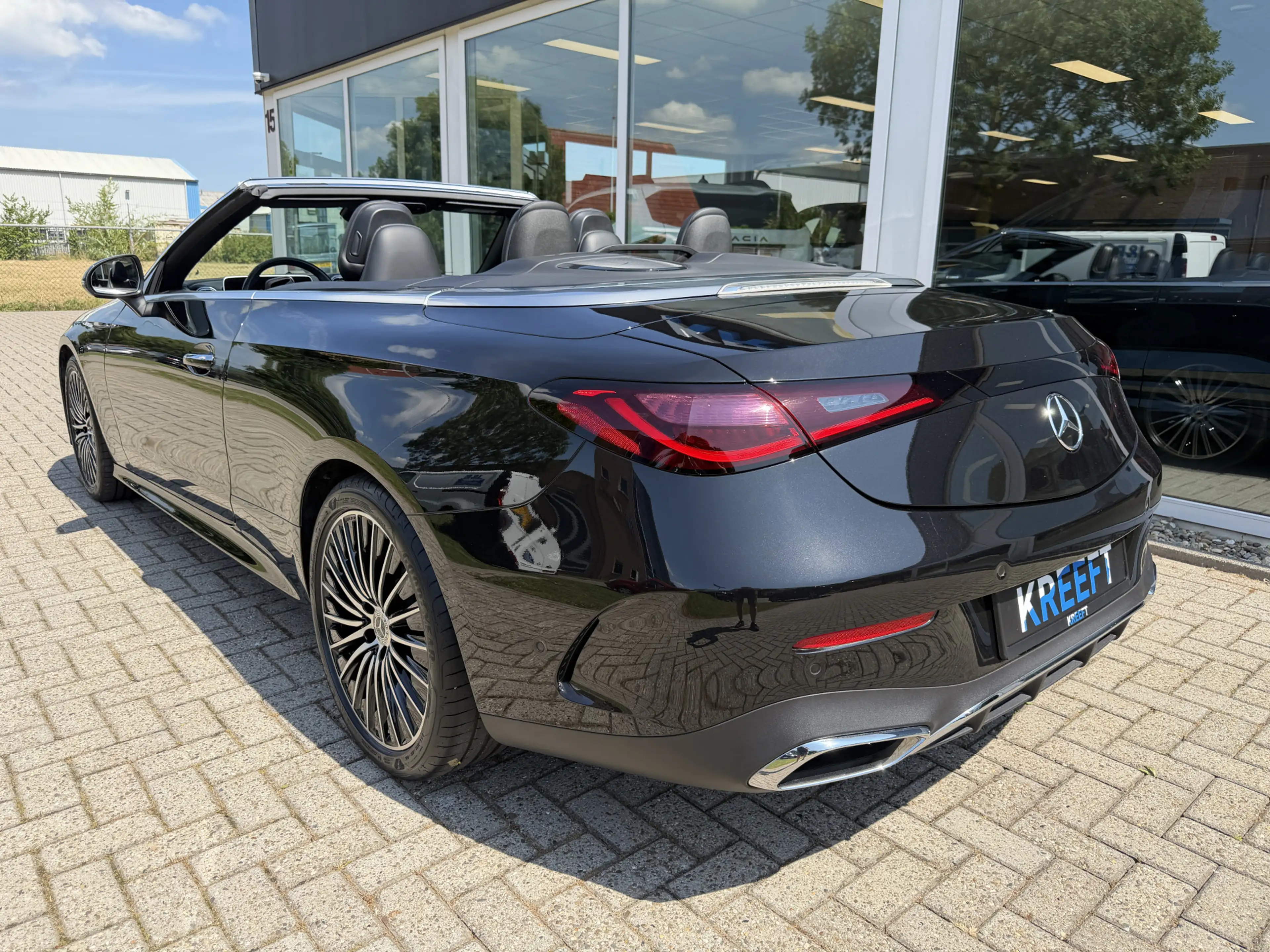 Mercedes-Benz CLE 180 Cabriolet AMG Line Cabriopack | Airscarf — photo 9