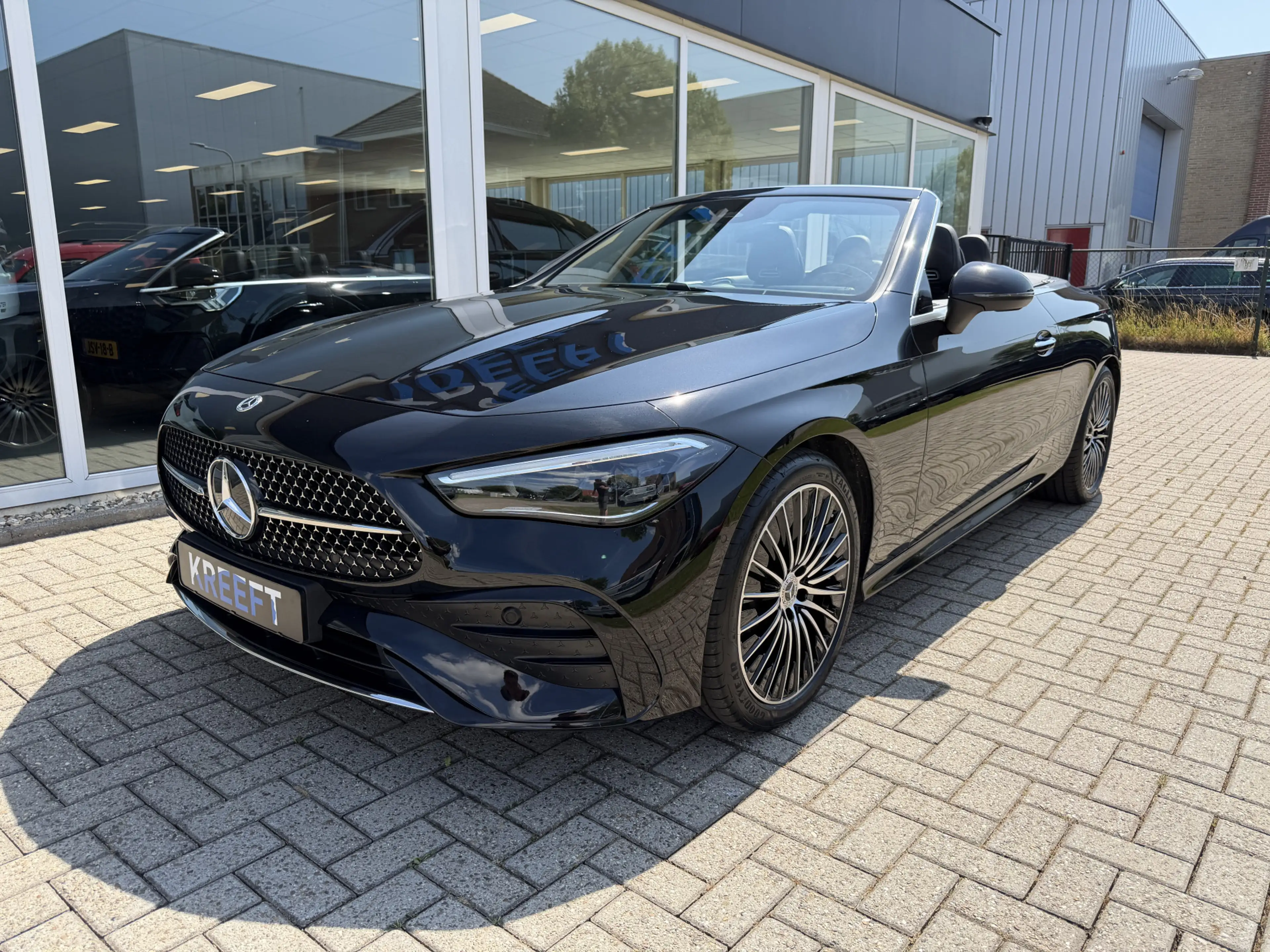Mercedes-Benz CLE 180 Cabriolet AMG Line Cabriopack | Airscarf — photo 3