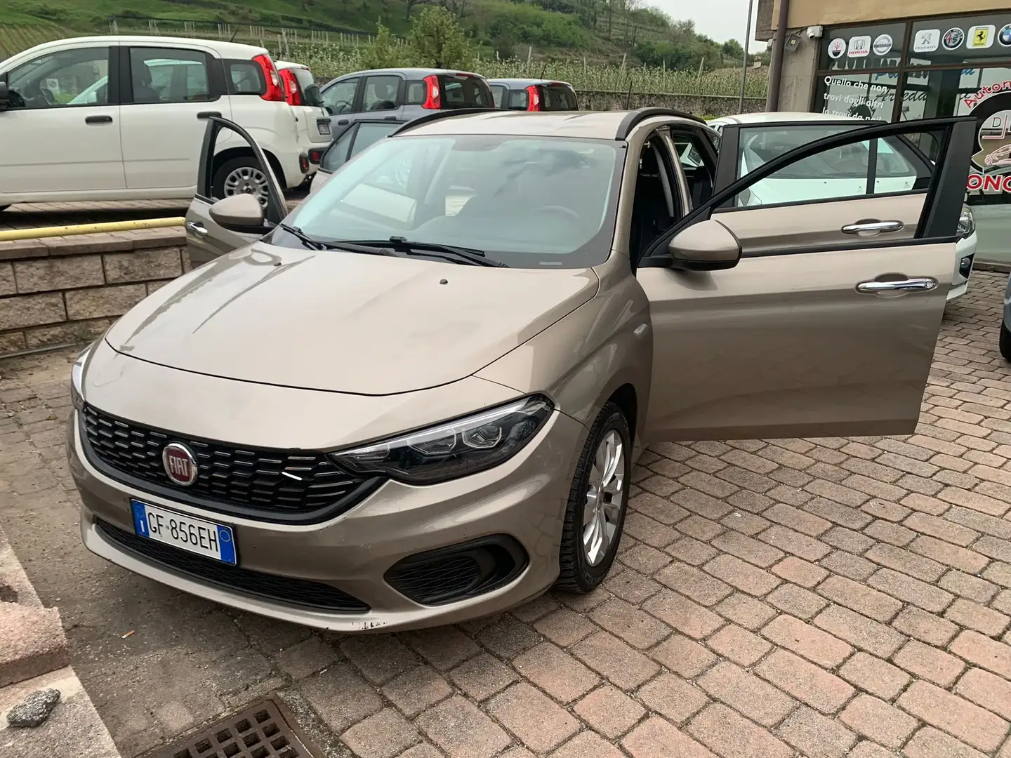 Fiat Tipo SW 1.6 Lounge Bronce - 1