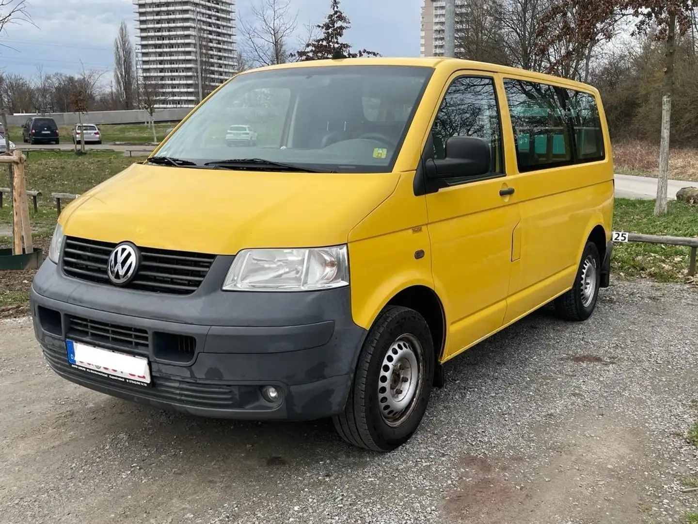 Volkswagen T5 Transporter Żółty - 1