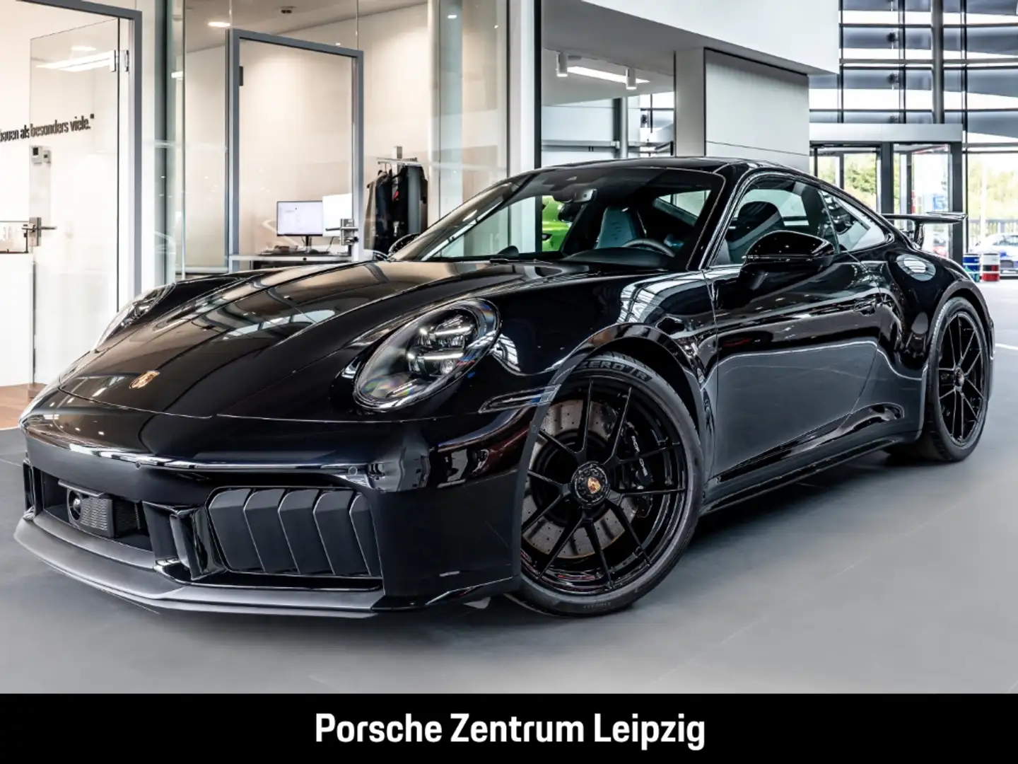 Porsche 992 911 Carrera 4 GTS PDCC Burmester Lift Exclusive Noir - 1