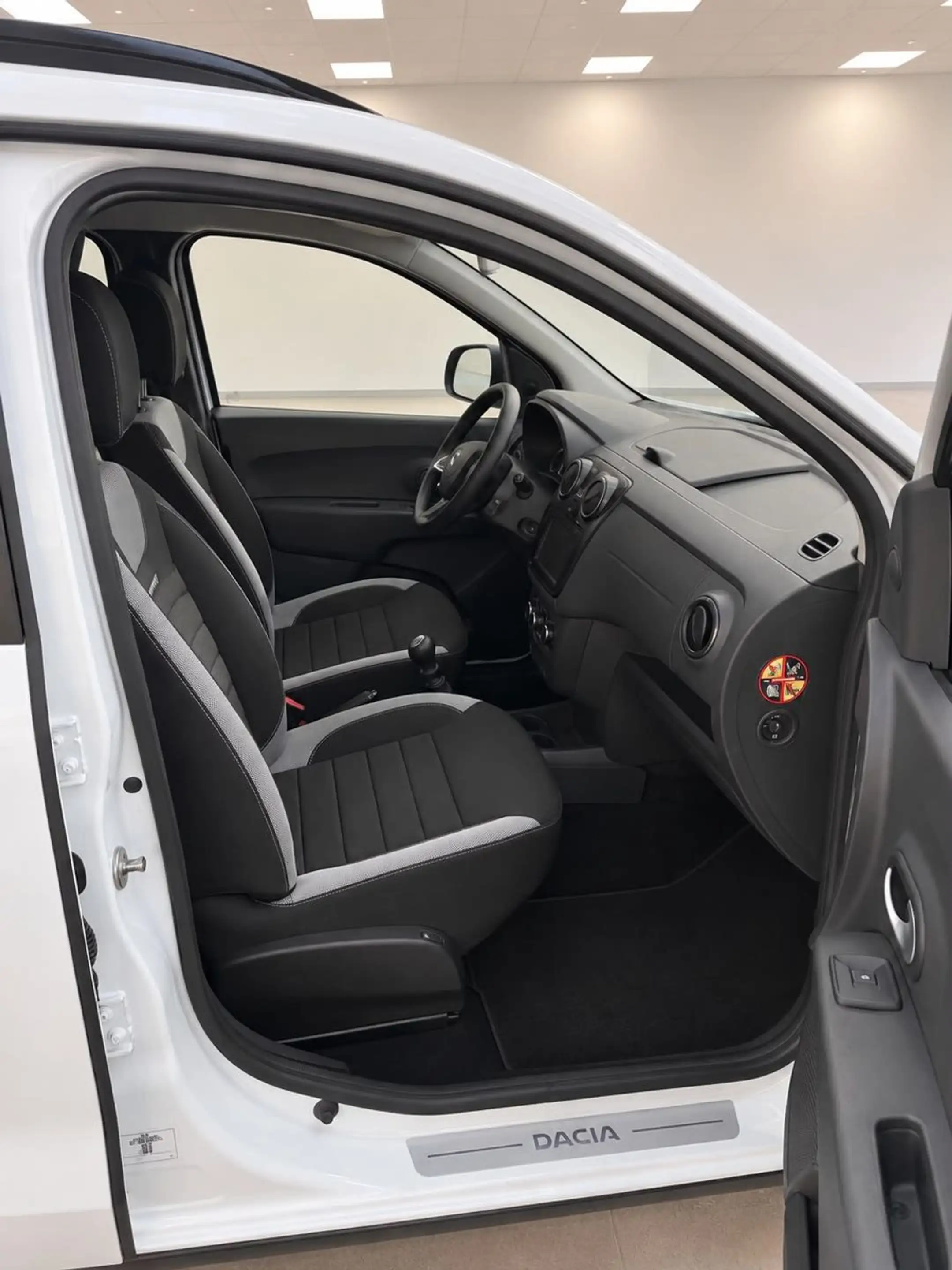 Dacia Lodgy Stepway — photo 6