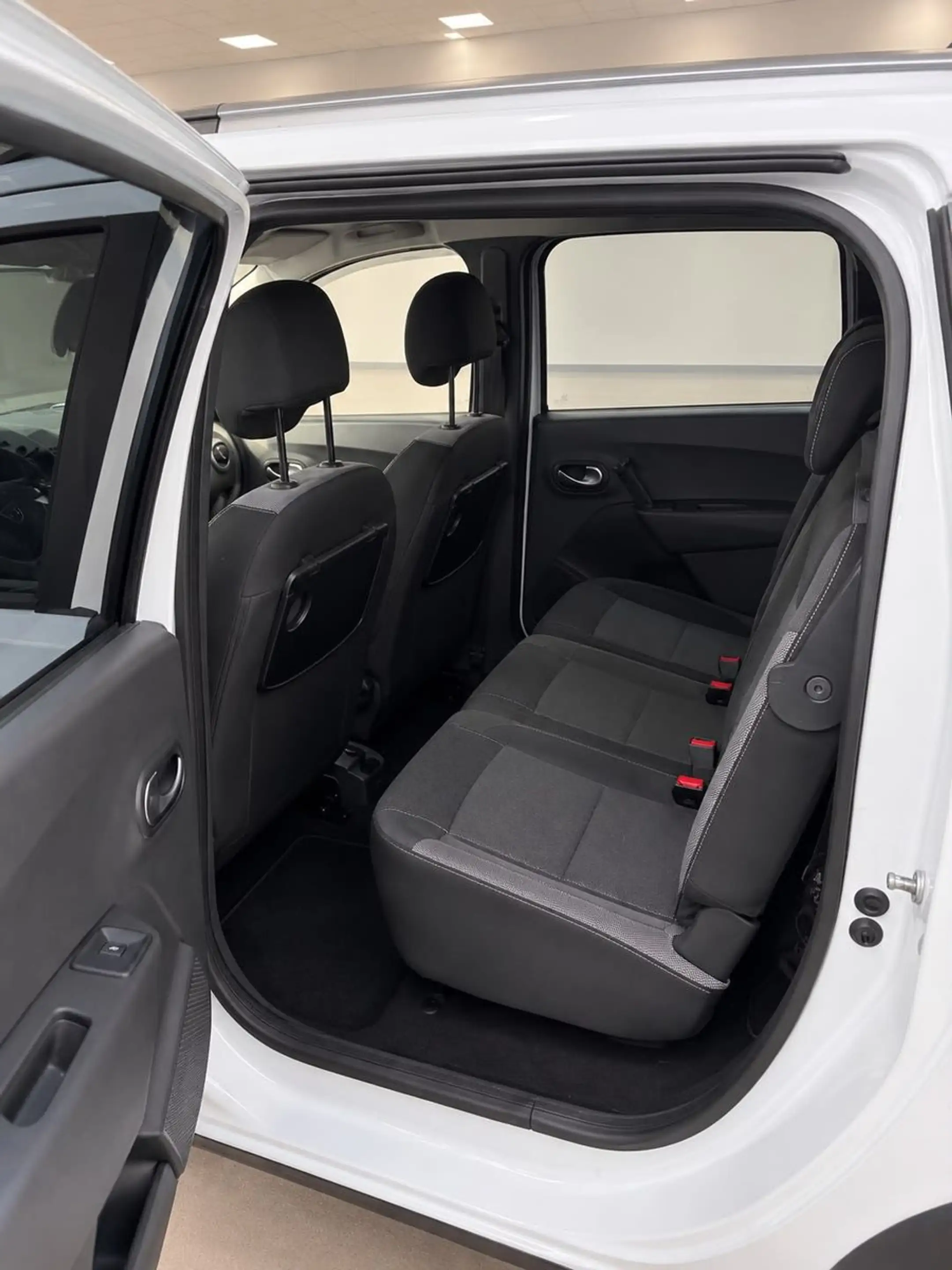Dacia Lodgy Stepway — photo 5