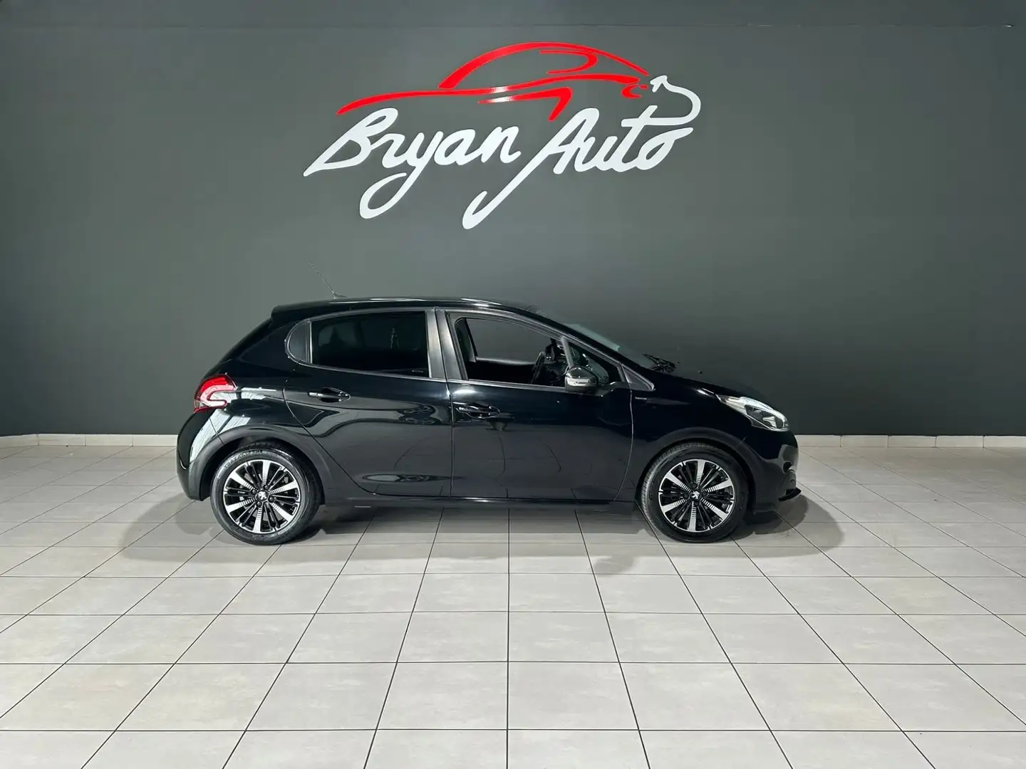 Peugeot 208 5p 1.5 bluehdi Signature - 1