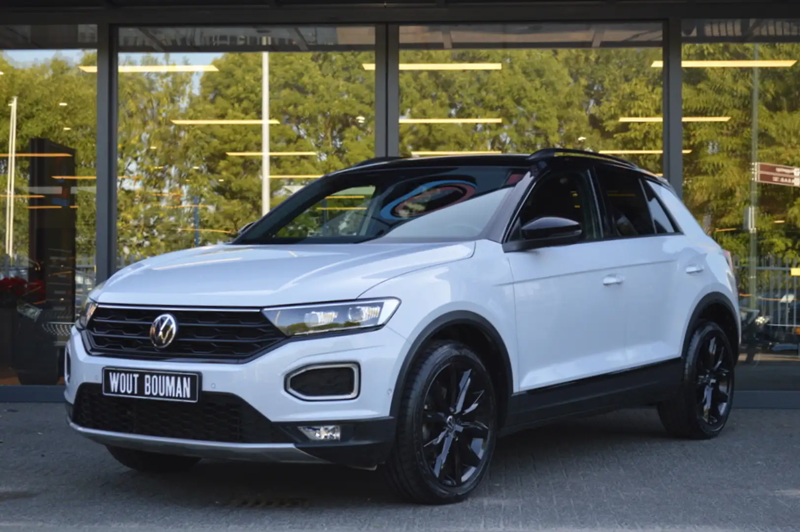 Volkswagen T-Roc 1.5 TSI Sport DSG Led Virtual Acc Camera Keyless A Wit - 2
