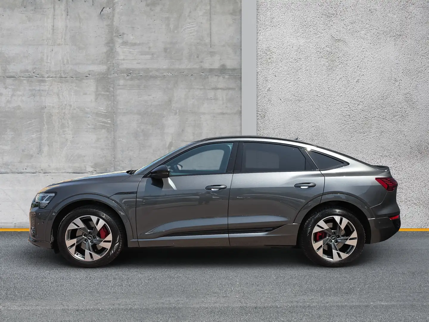 Audi Q8 e-tron Sportback 50 qu S line HuD Standklima AHK Grau - 2