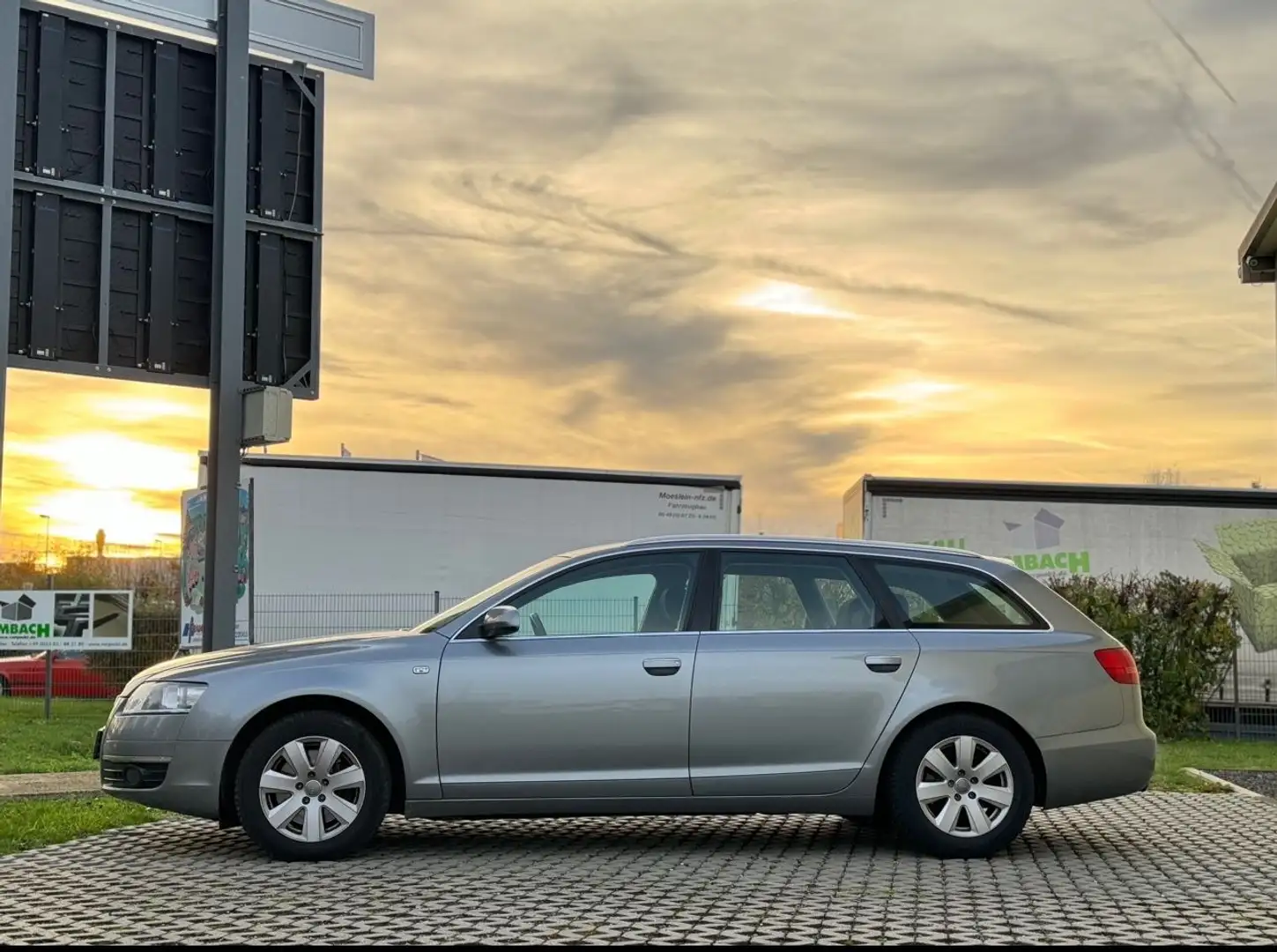 Audi A6 Avant 2.8 FSI*KLIMAAUT.*NAVI*E-PAKET*TÜV NEU* Grau - 2