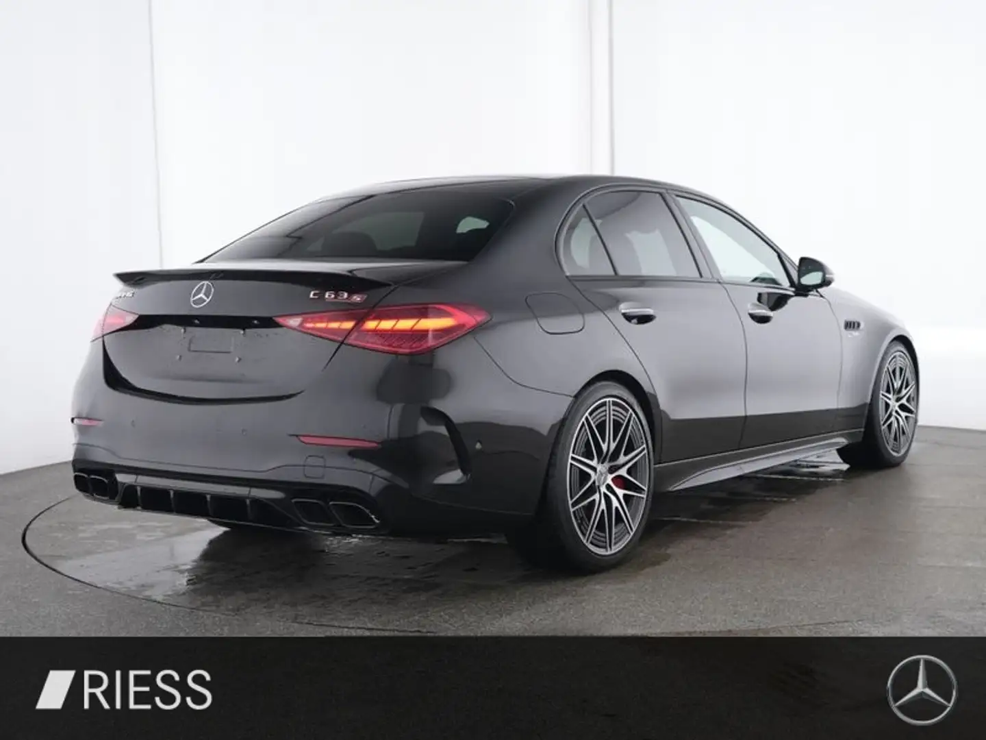 Mercedes-Benz C 63 AMG S E PERF Premium Plus Pano HUD Sound Schwarz - 2