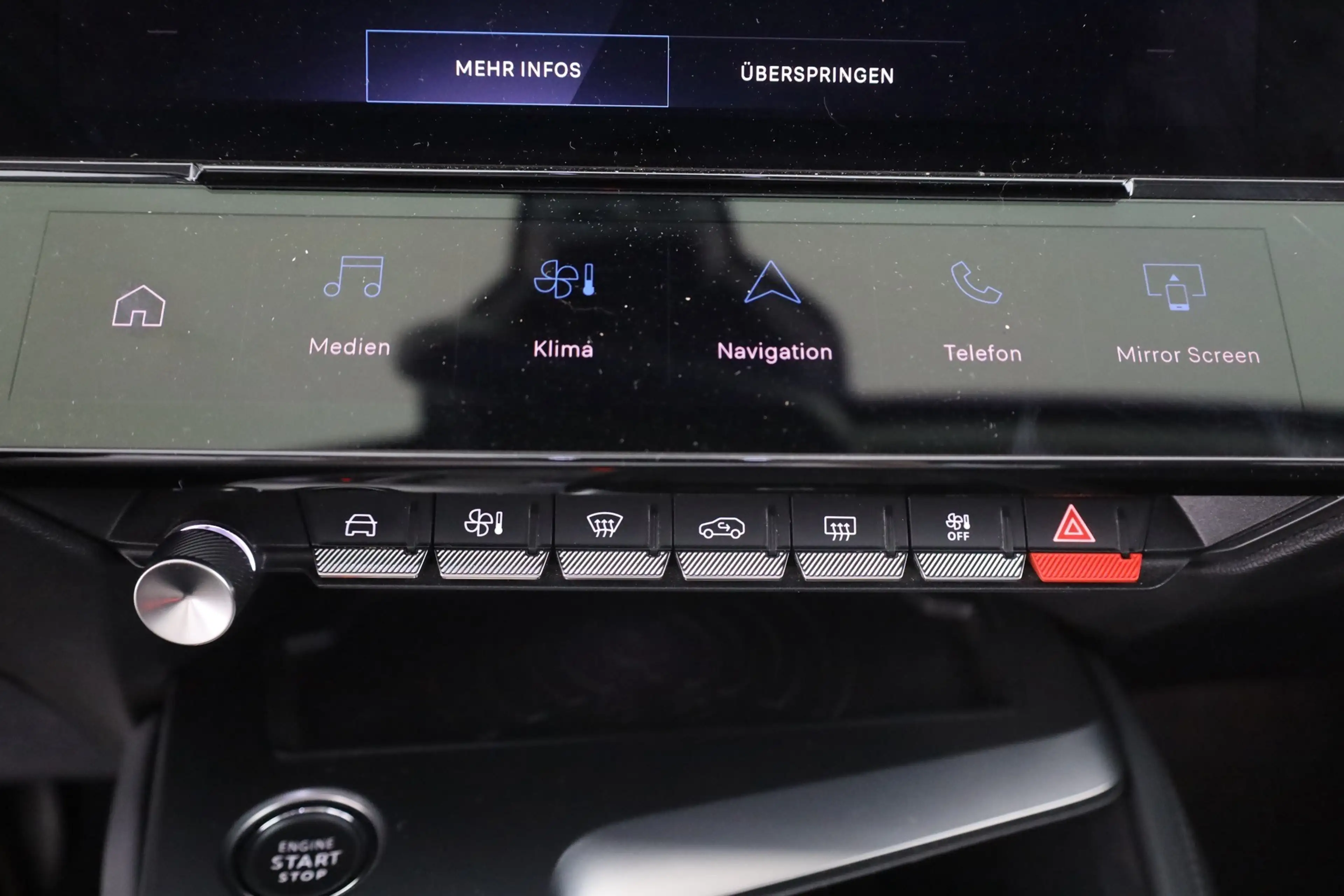 Peugeot 308 SW 1.2 PureTech 130 Aut. Allure Pack LED DAB — photo 12