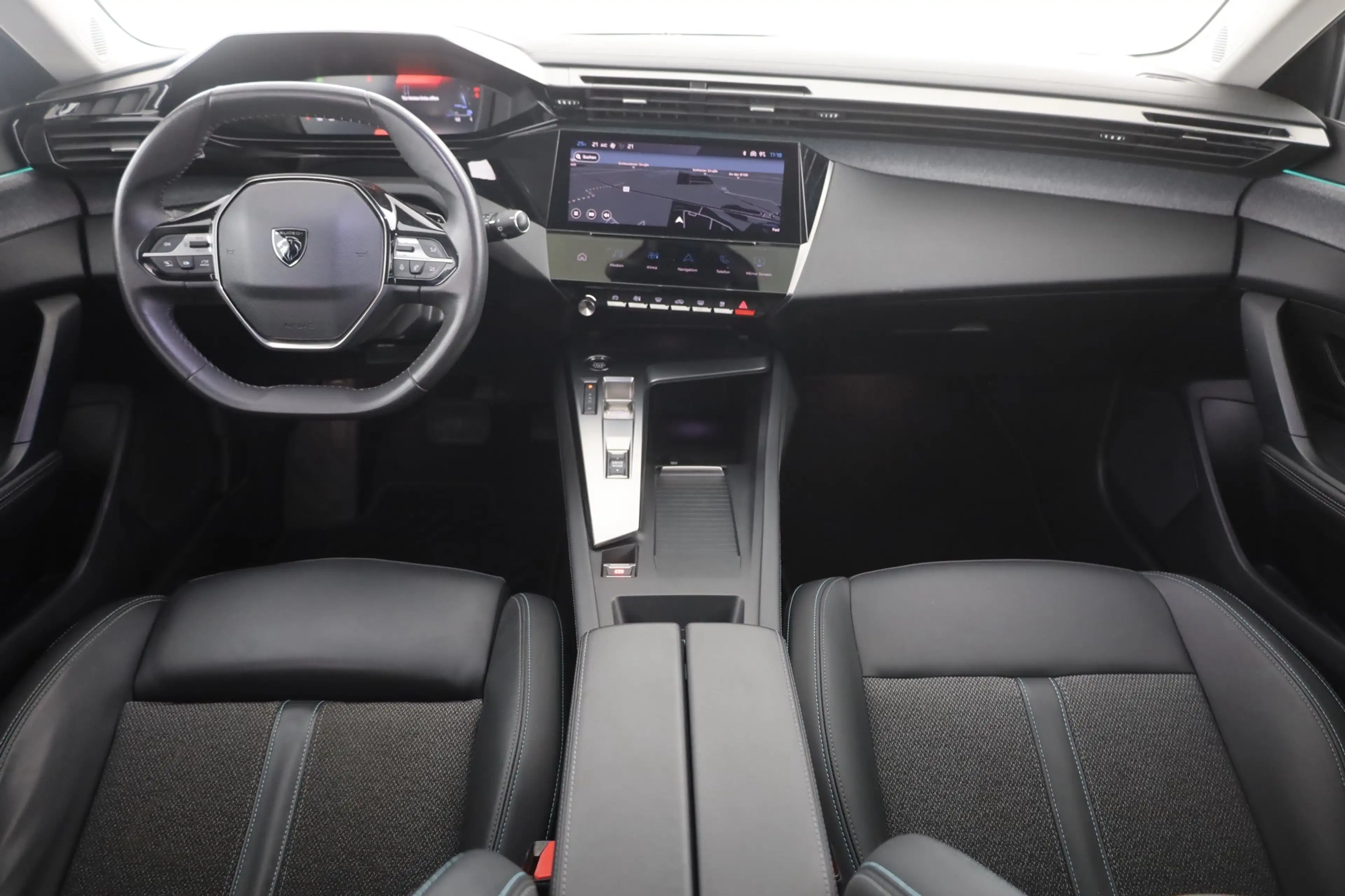 Peugeot 308 SW 1.2 PureTech 130 Aut. Allure Pack LED DAB — photo 9