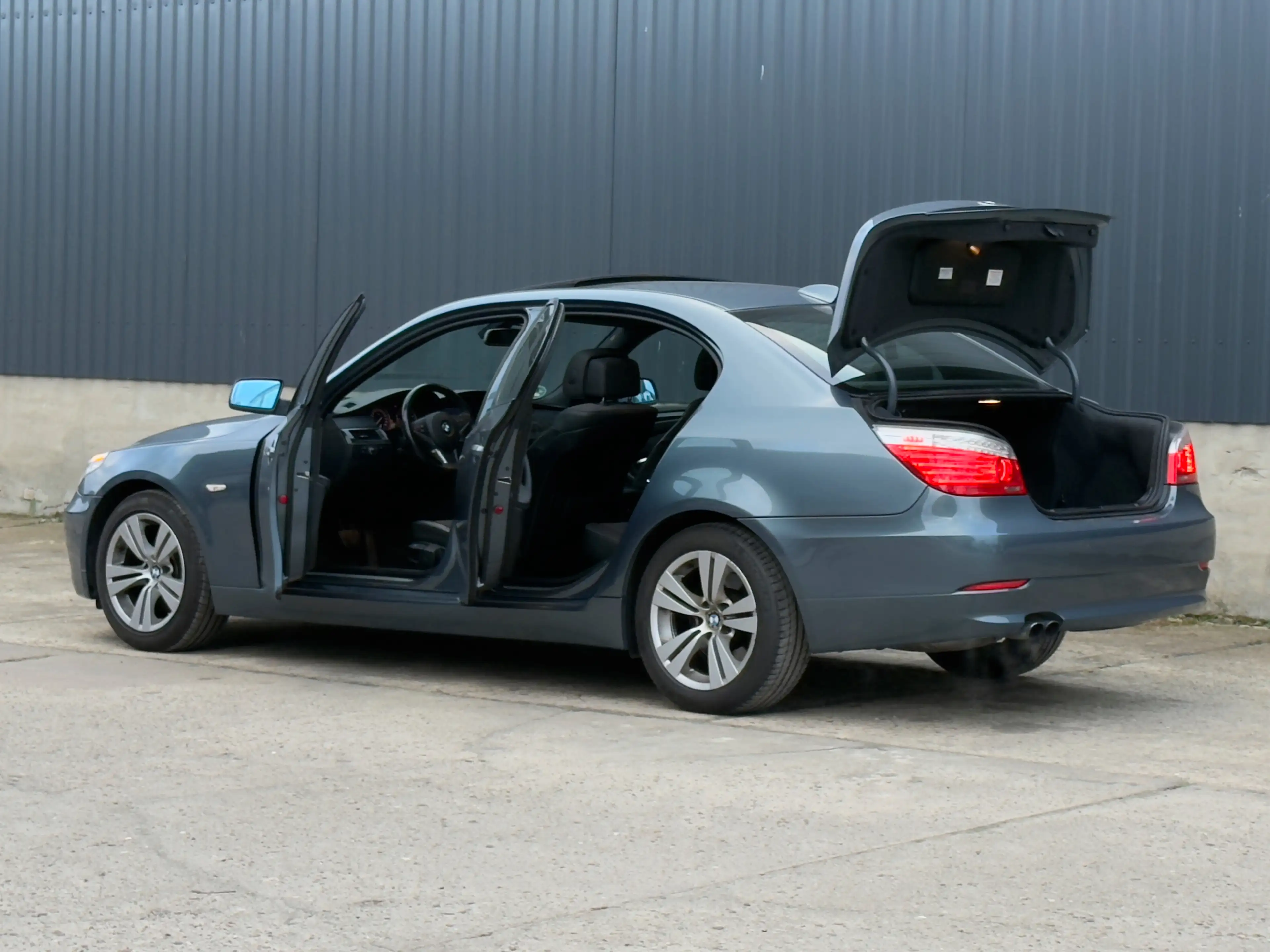BMW 525 525i /Schiebedach/ Xenon/ Sport Lenkrad/ Navi — photo 6