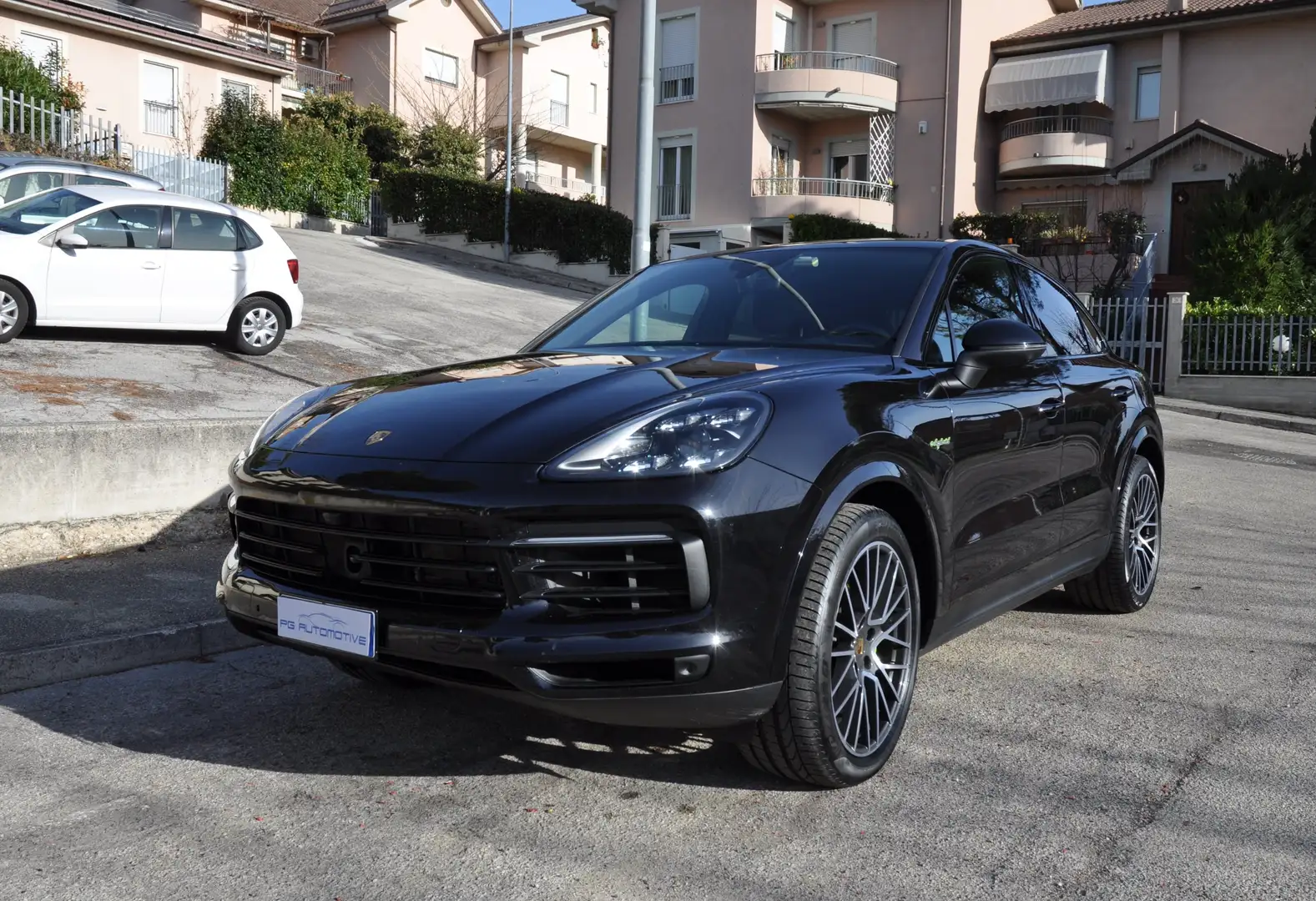 Porsche Cayenne Cayenne Coupe 3.0 e-hybrid tiptronic LEASING Negro - 1