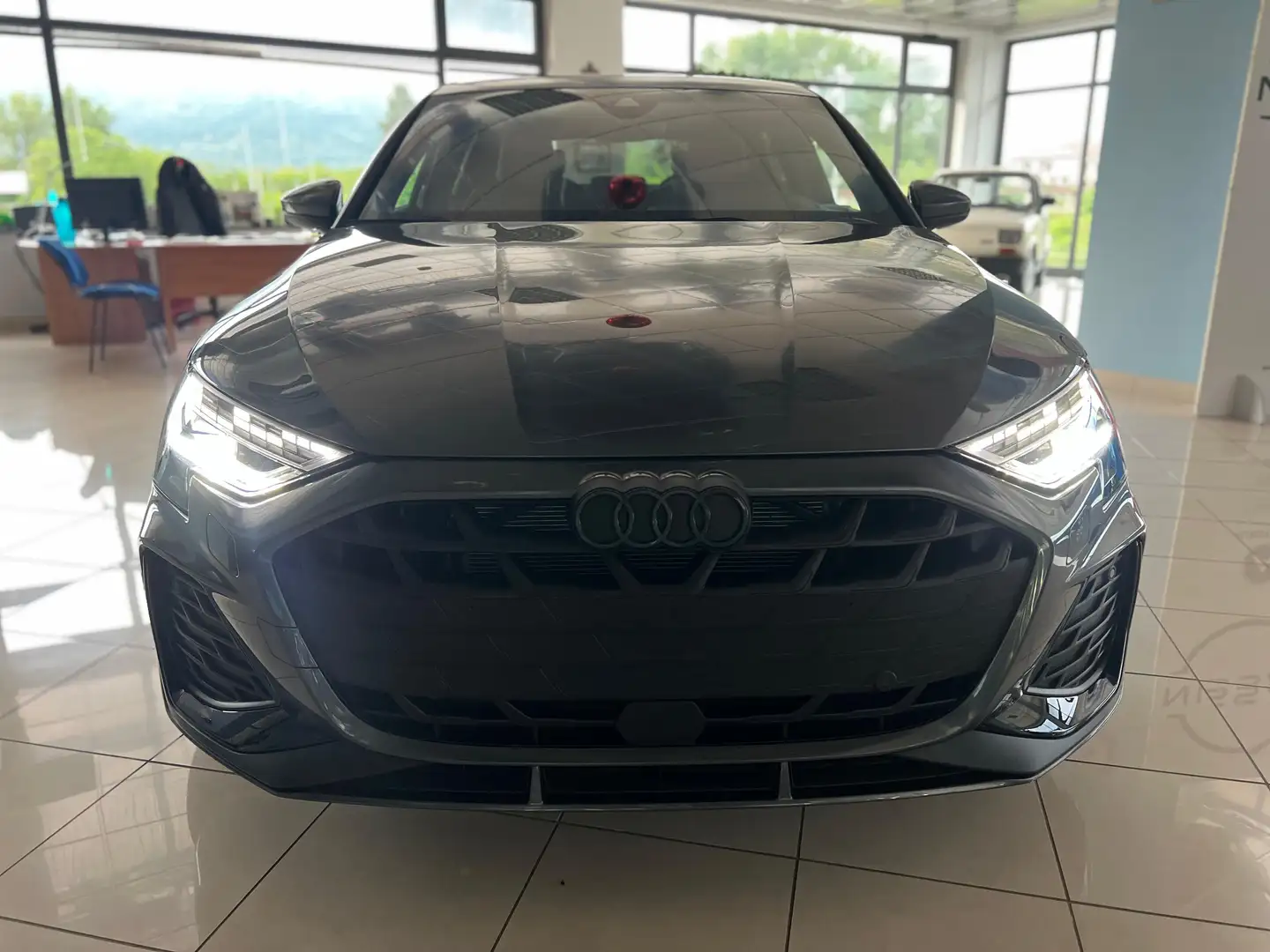 Audi A3 allstreet 35 2.0 tdi Identity Contrast s-tronic Gris - 2