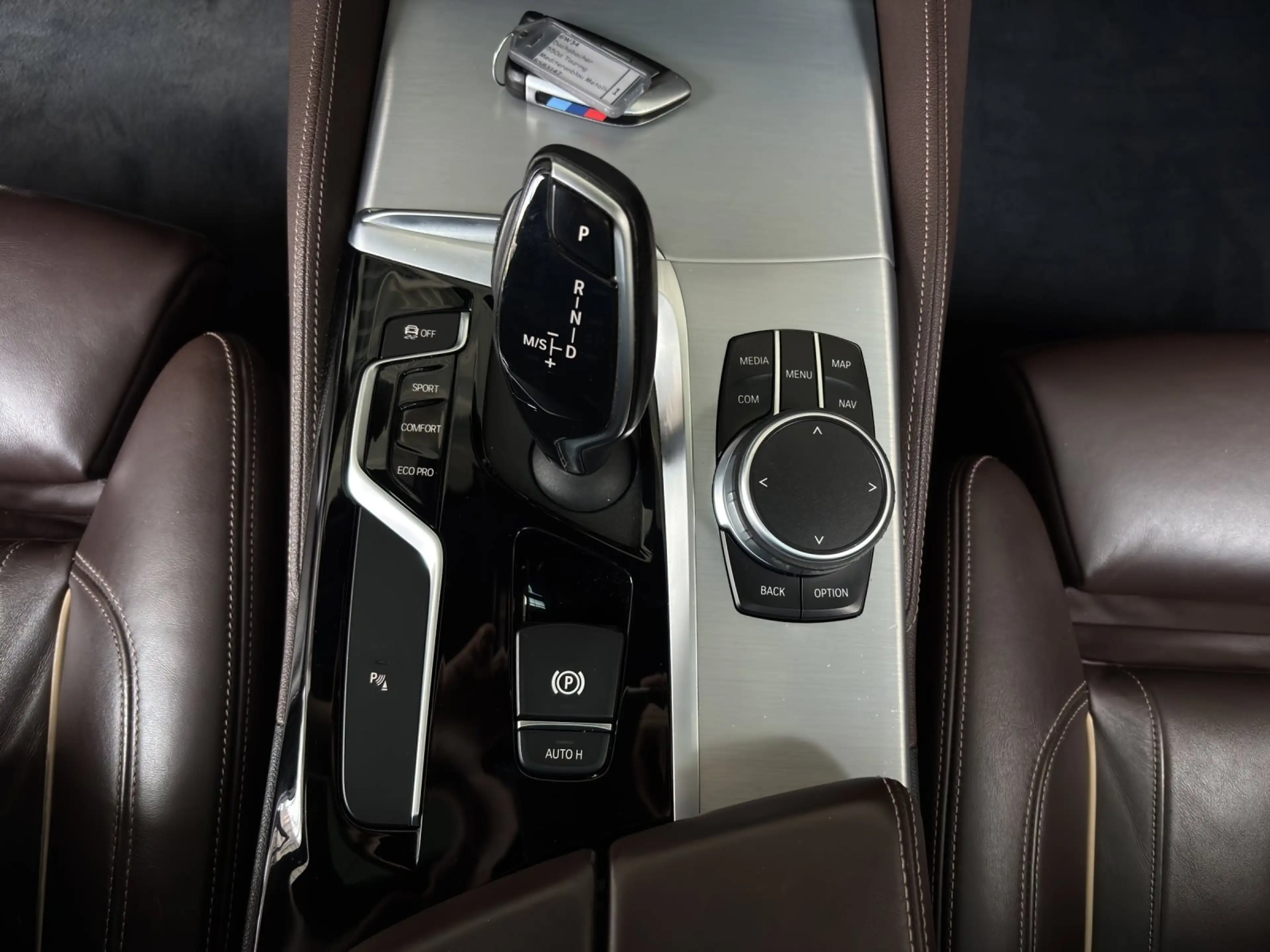 BMW 550 M550d xDrive Touring — photo 15