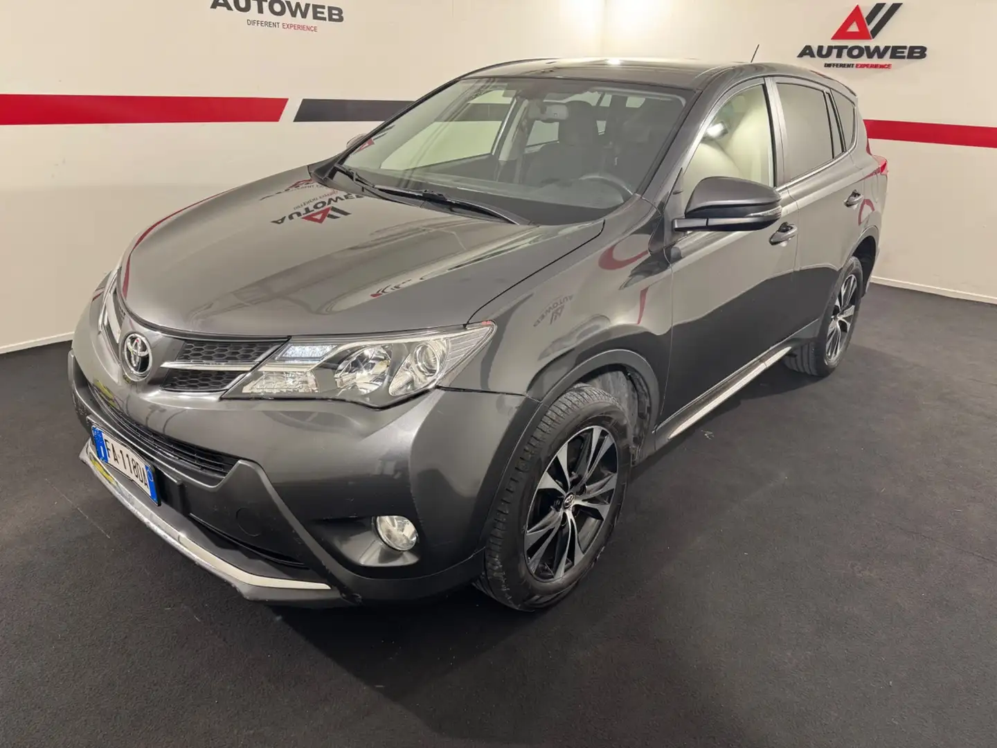 Toyota RAV 4 RAV4 2.0 D-4D 4WD Lounge White Ed. Gris - 1