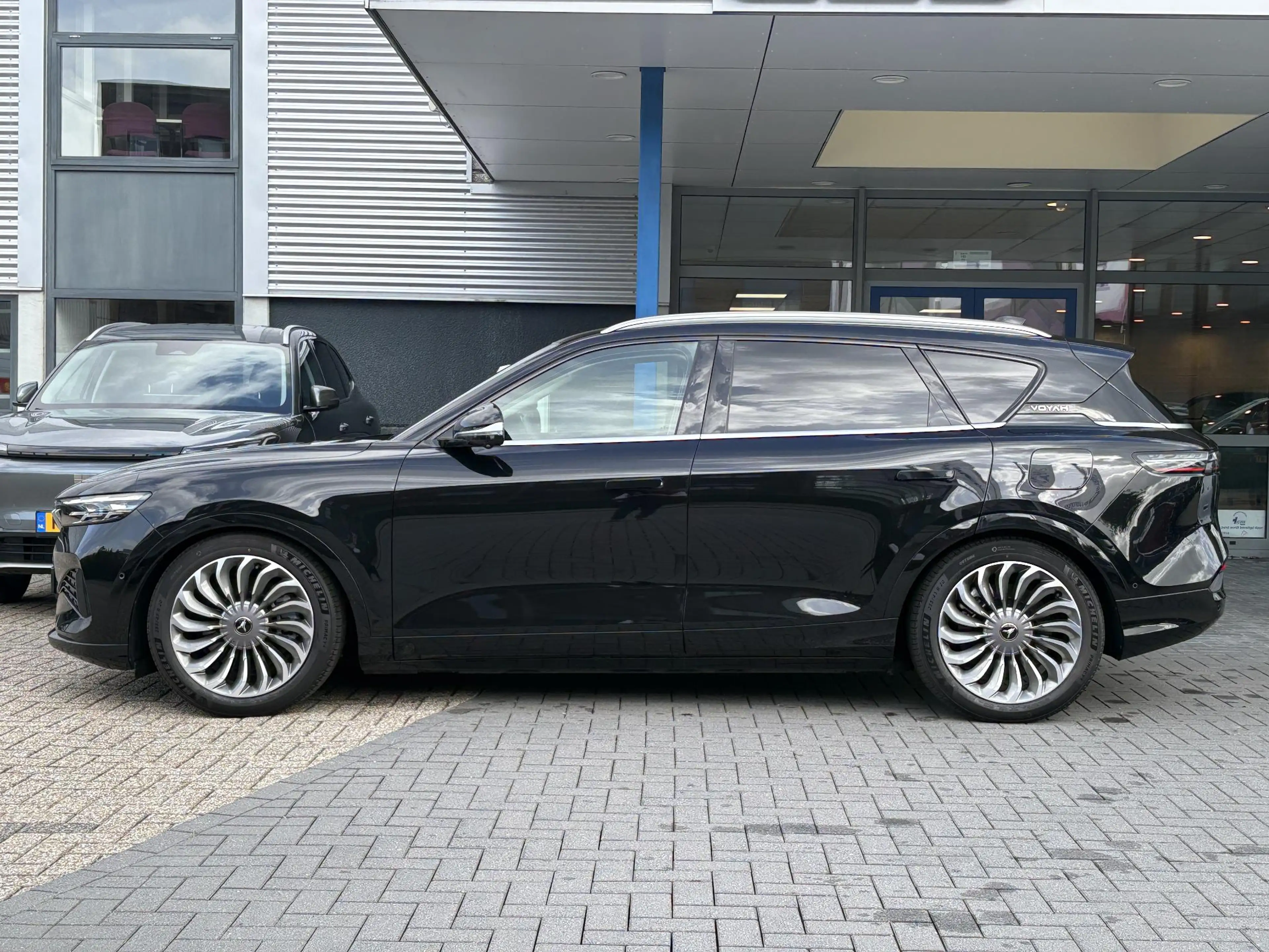 Voyah Free Flagship 4WD 106 kWh | Panoramadak | Dynaudio Hi-F — photo 13