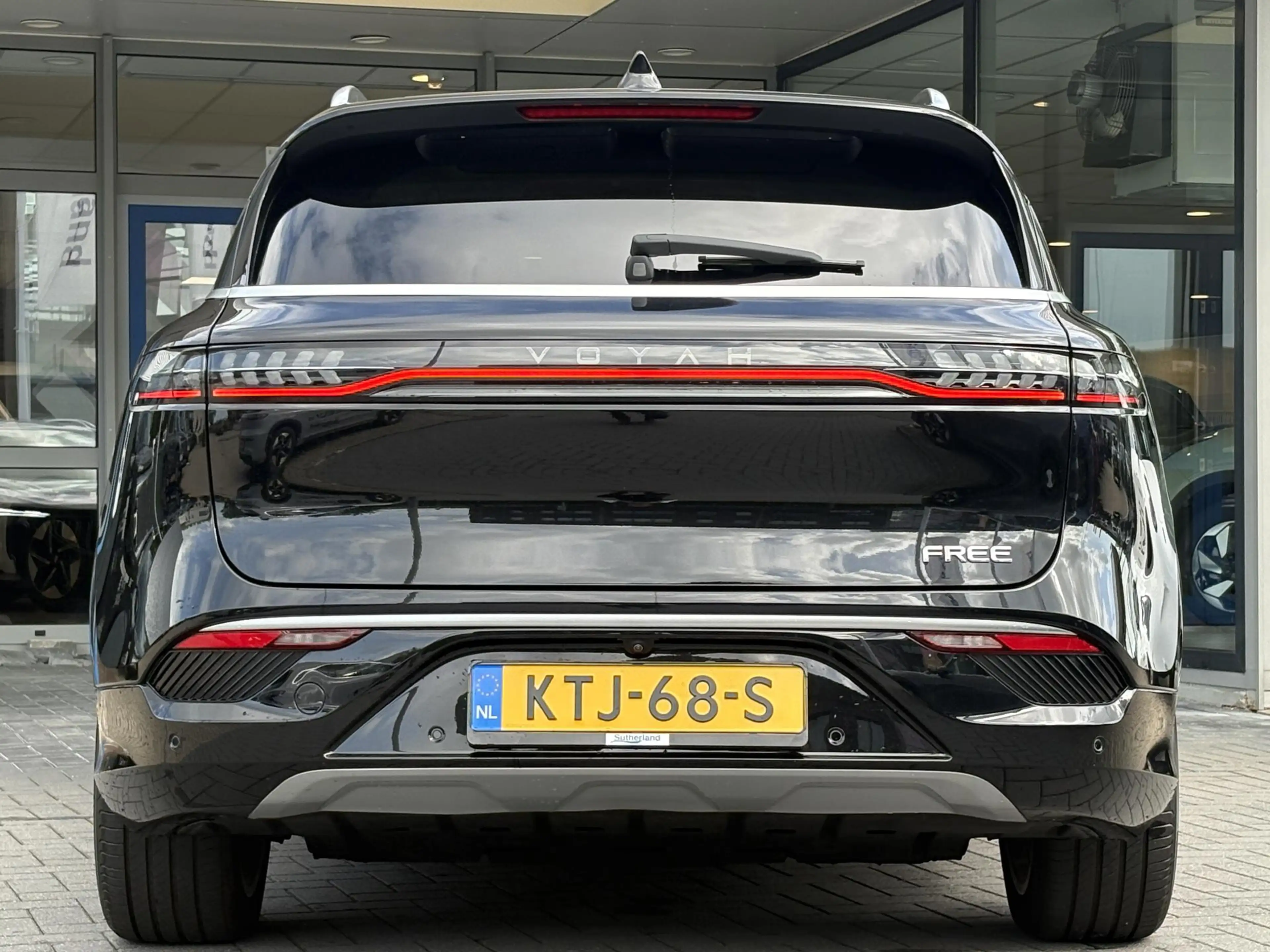 Voyah Free Flagship 4WD 106 kWh | Panoramadak | Dynaudio Hi-F — photo 8
