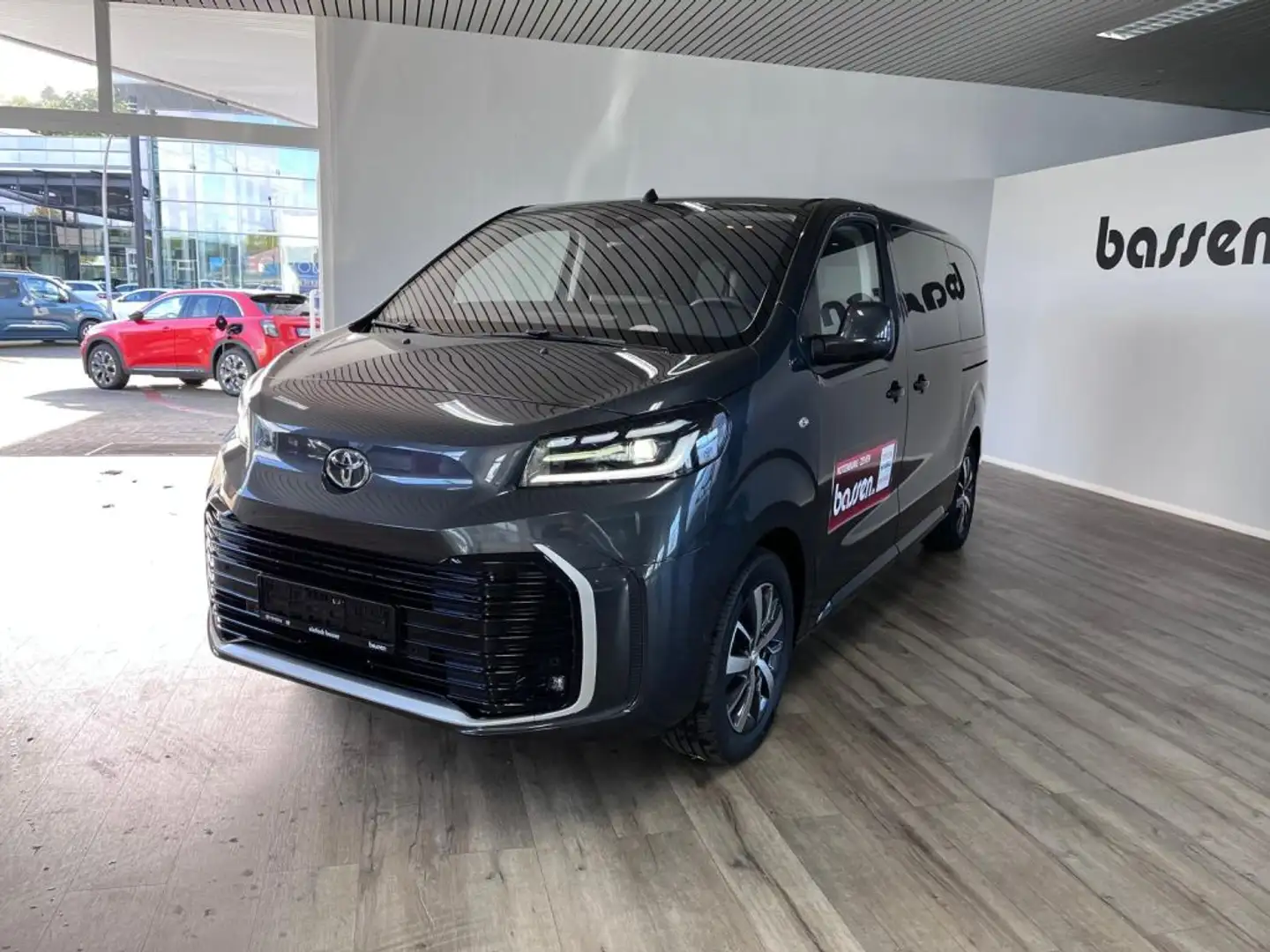 Toyota Proace 2,0-l-D-4D L1 (8-Si.) Autm. Verso Team Deutschland Gris - 2
