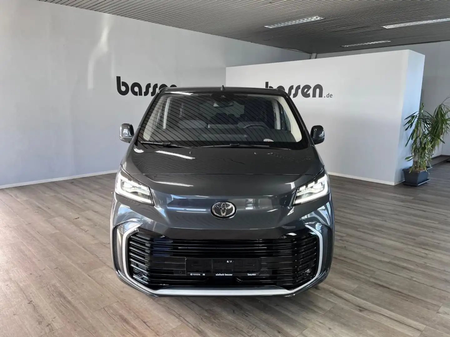 Toyota Proace 2,0-l-D-4D L1 (8-Si.) Autm. Verso Team Deutschland Gris - 1
