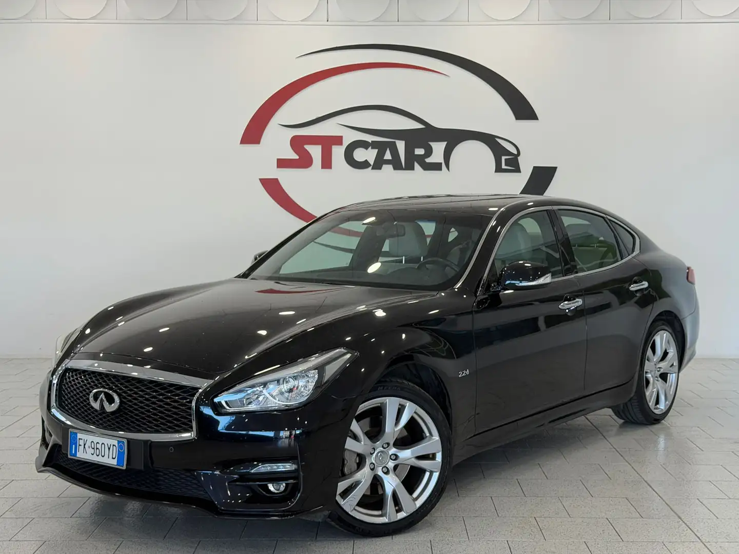 Infiniti Q70 2.2d 170cv Premium Executive auto Schwarz - 1