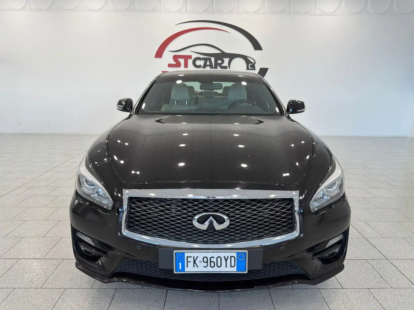Infiniti Q70 2.2d 170cv Premium Executive auto Schwarz - 2