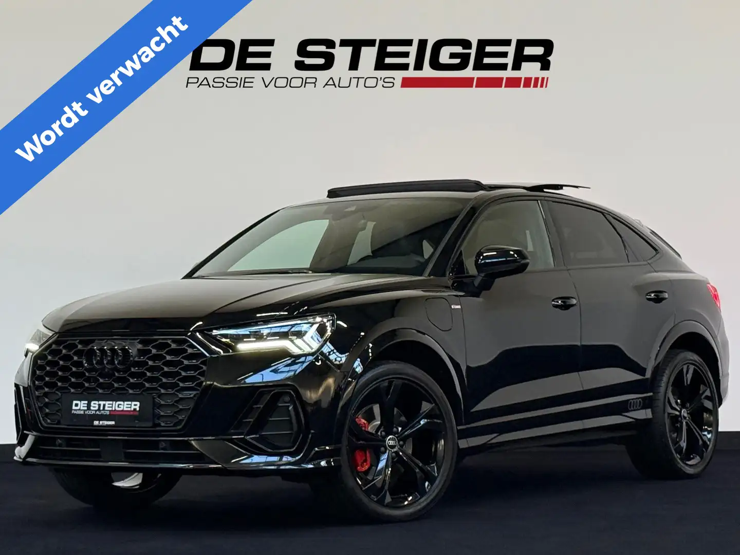Audi Q3 Sportback 45 TFSI e 3 x S-line Pano Sfeer Matrix K Zwart - 1