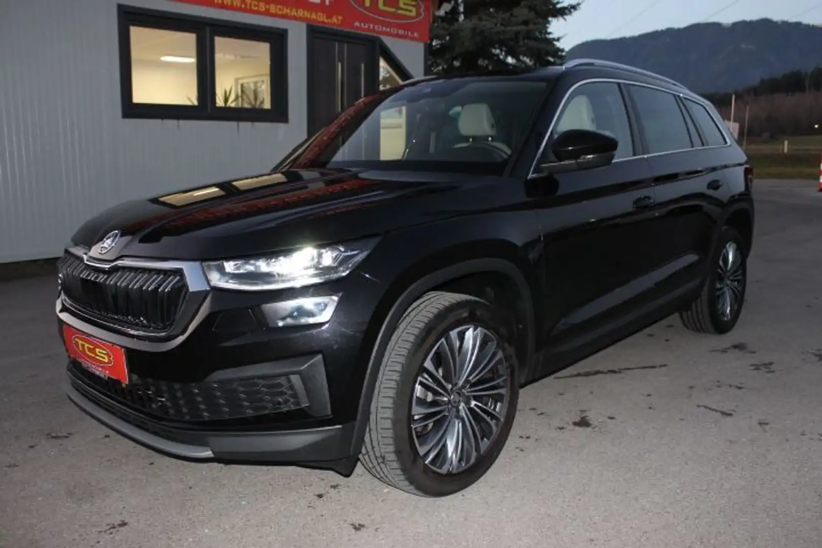 Skoda Kodiaq 2,0 TDI SCR 4x4 Style DSG Schwarz - 1
