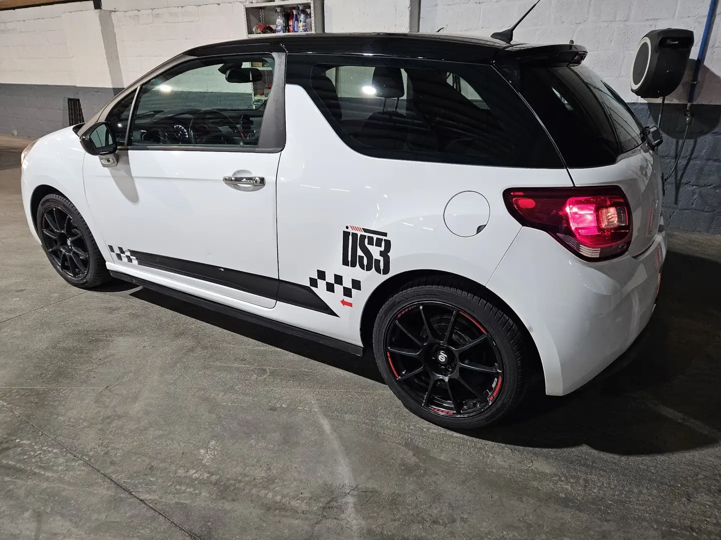 Citroen DS3 Chic Bílá - 2