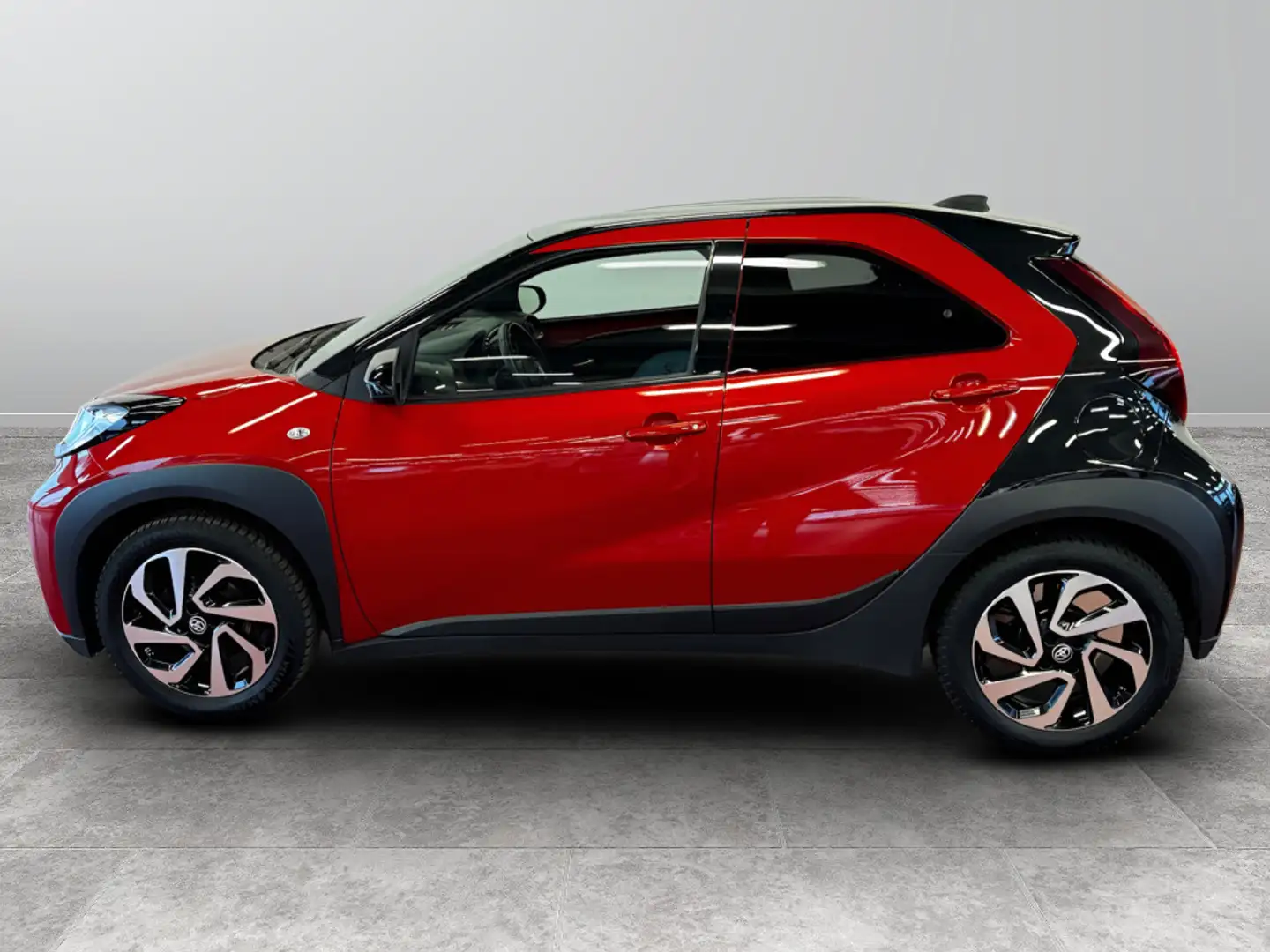 Toyota Aygo X 1.0 Trend Rood - 2