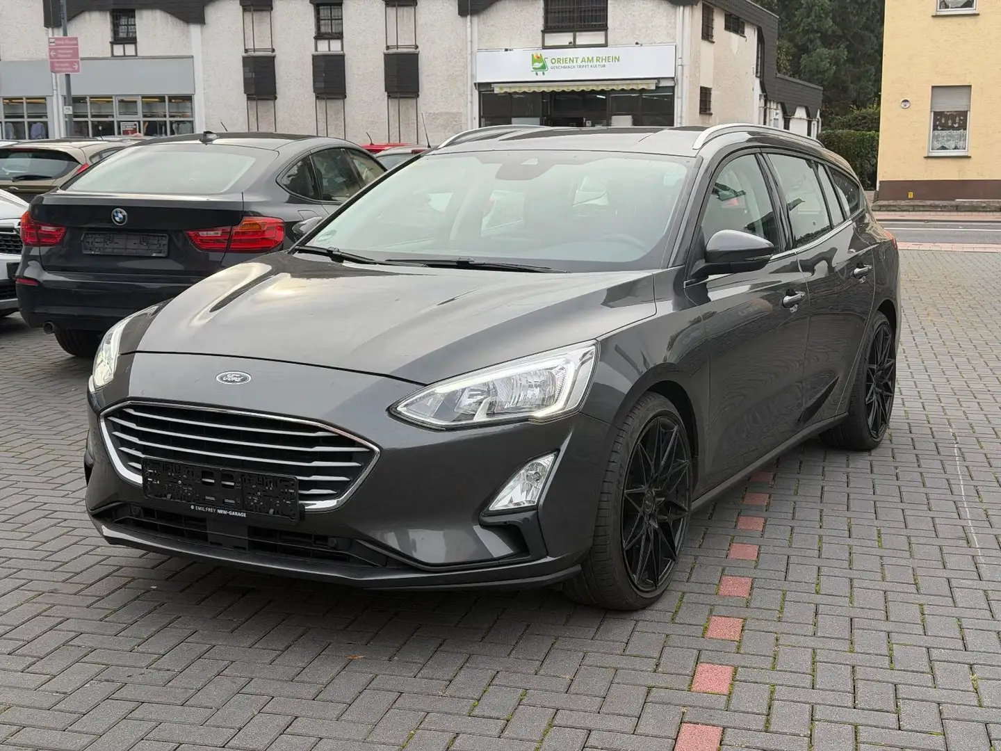 Ford Focus 1.0 92KW AUTOMATIK KAMERA HU 03/26 Grau - 1
