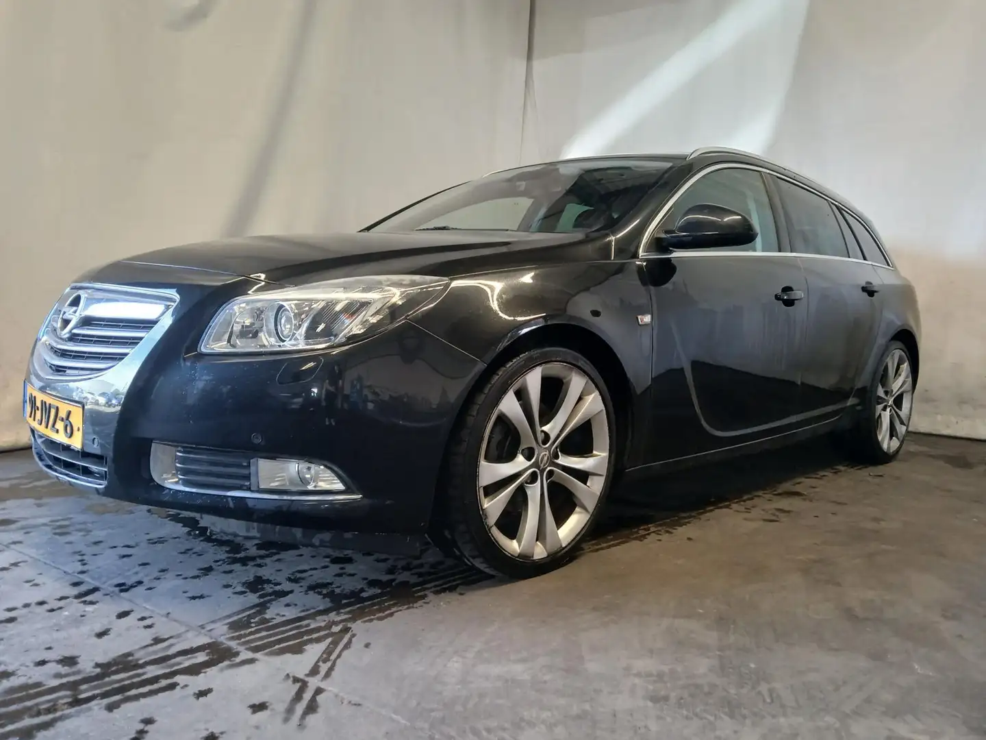 Opel Insignia Sports Tourer 2.0 T Cosmo - Clima - Navi - Turbo D Zwart - 2