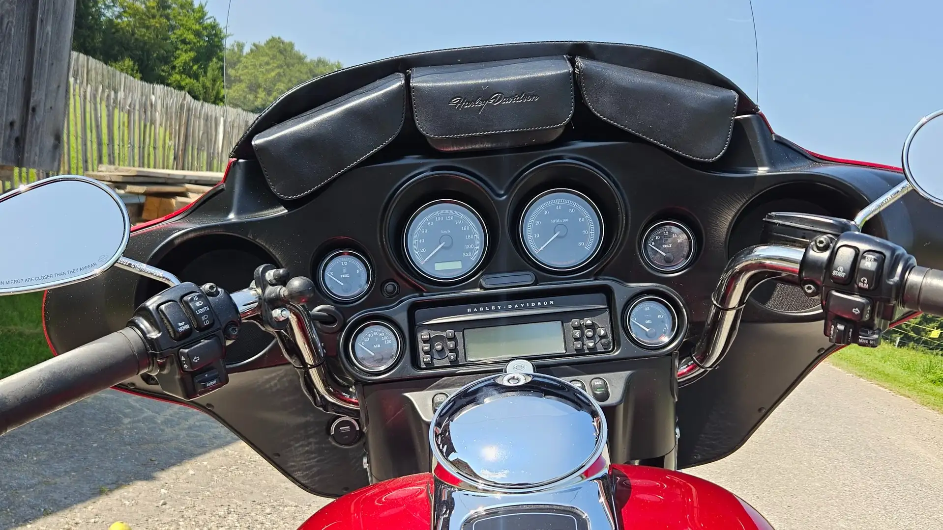 Harley-Davidson Electra Glide FLHTC Electra Glide Classic Roşu - 1