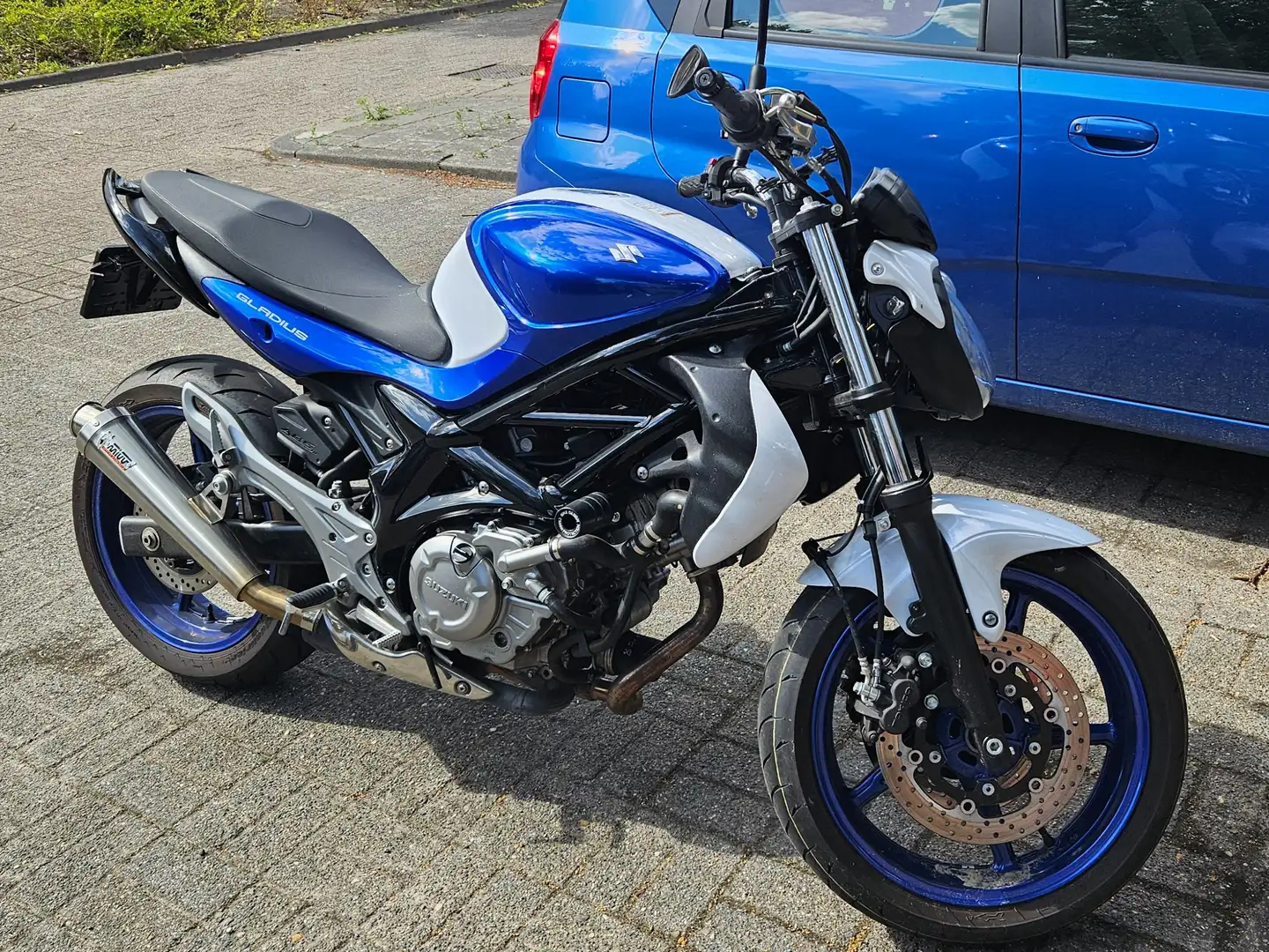 Suzuki SV 650 Gladius Blauw - 1