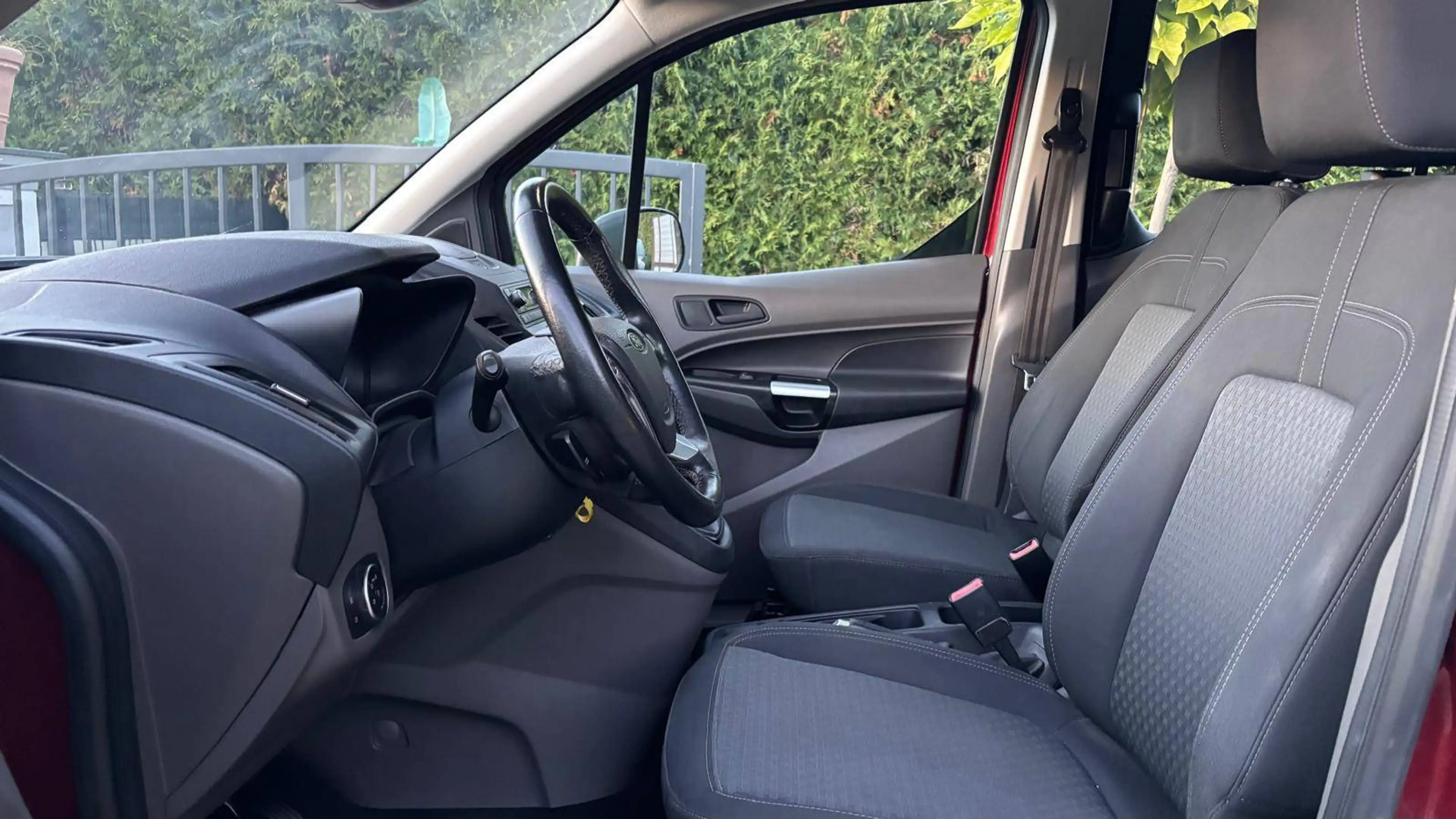 Ford Tourneo Connect Tourneo Connect 1,5 TDCi L1 *Erstbesitz*ZR neu*AHK* — photo 13