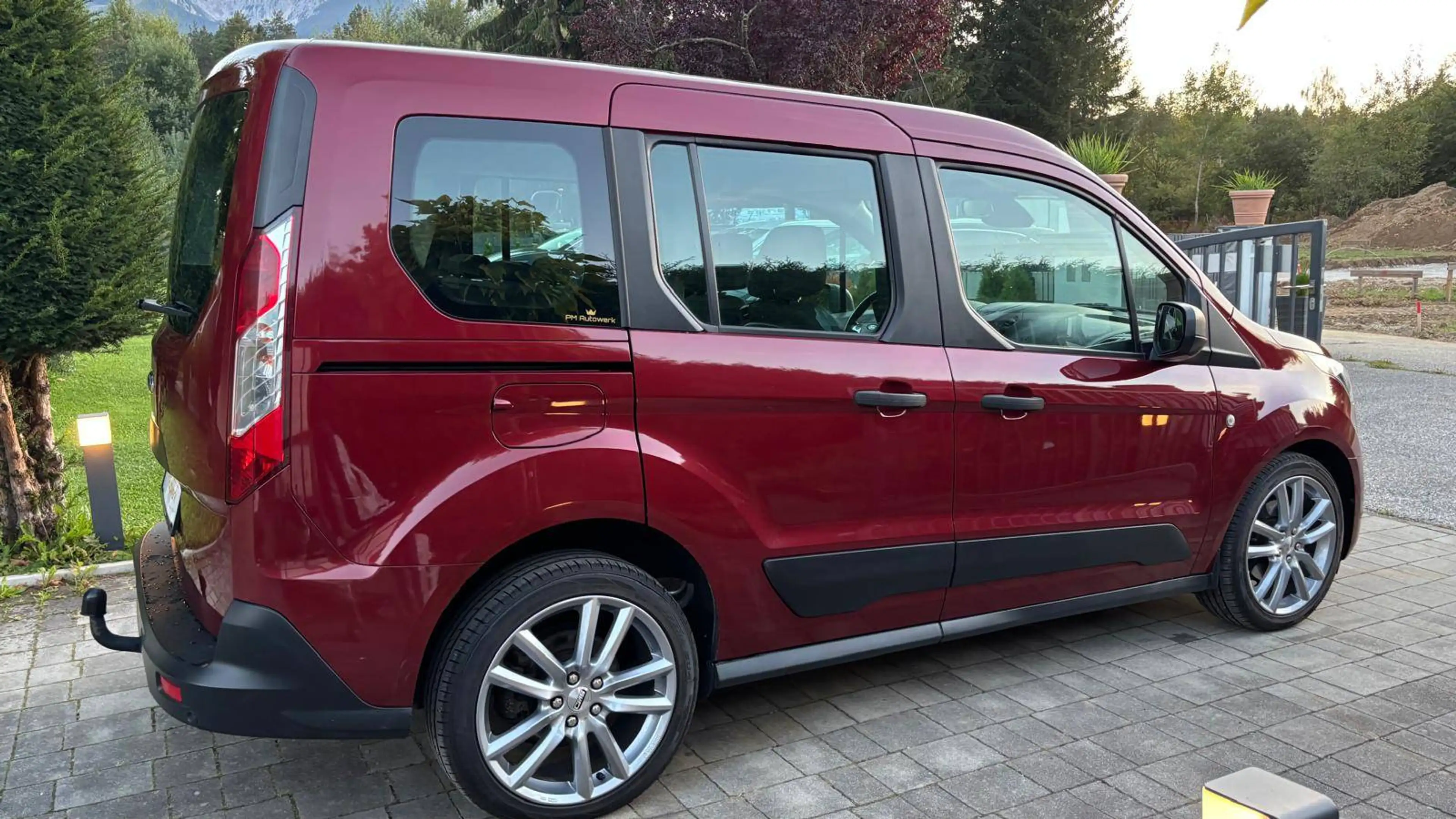Ford Tourneo Connect Tourneo Connect 1,5 TDCi L1 *Erstbesitz*ZR neu*AHK* — photo 6