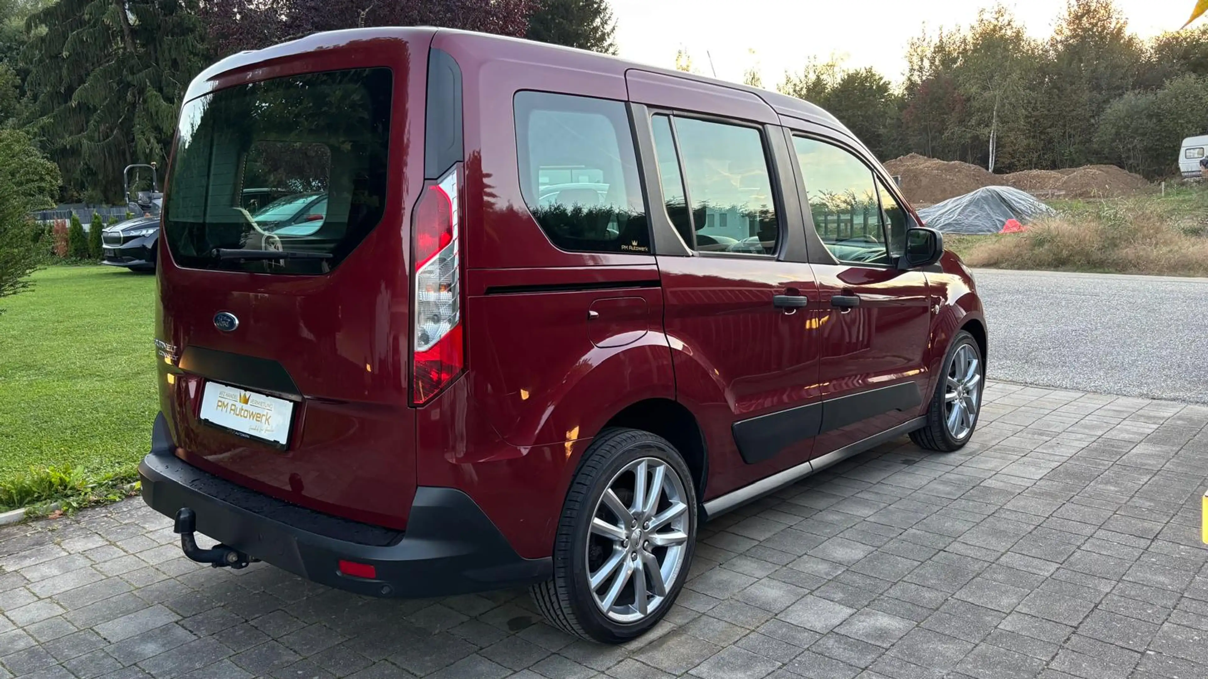 Ford Tourneo Connect Tourneo Connect 1,5 TDCi L1 *Erstbesitz*ZR neu*AHK* — photo 9
