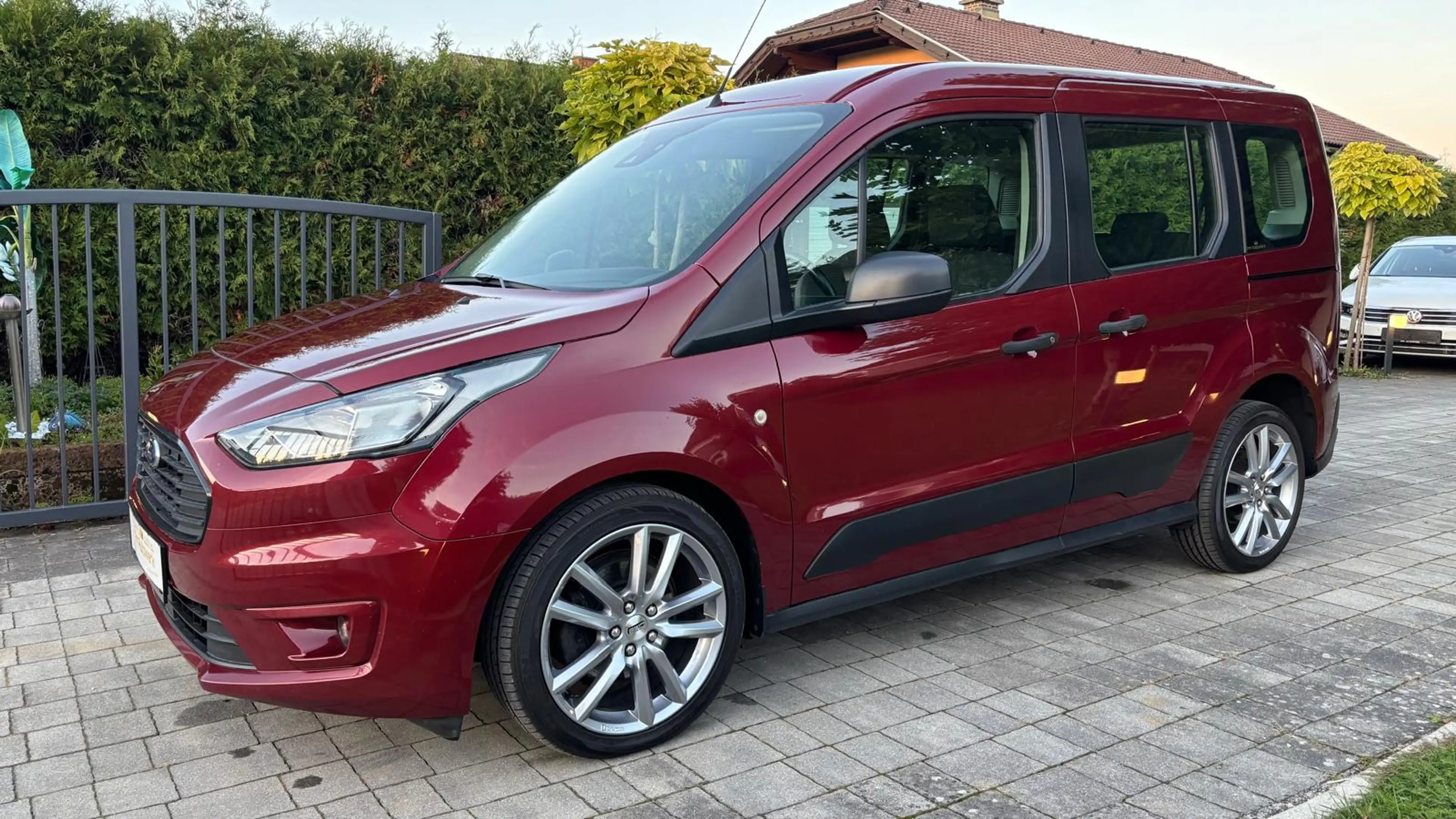 Ford Tourneo Connect Tourneo Connect 1,5 TDCi L1 *Erstbesitz*ZR neu*AHK* — photo 3