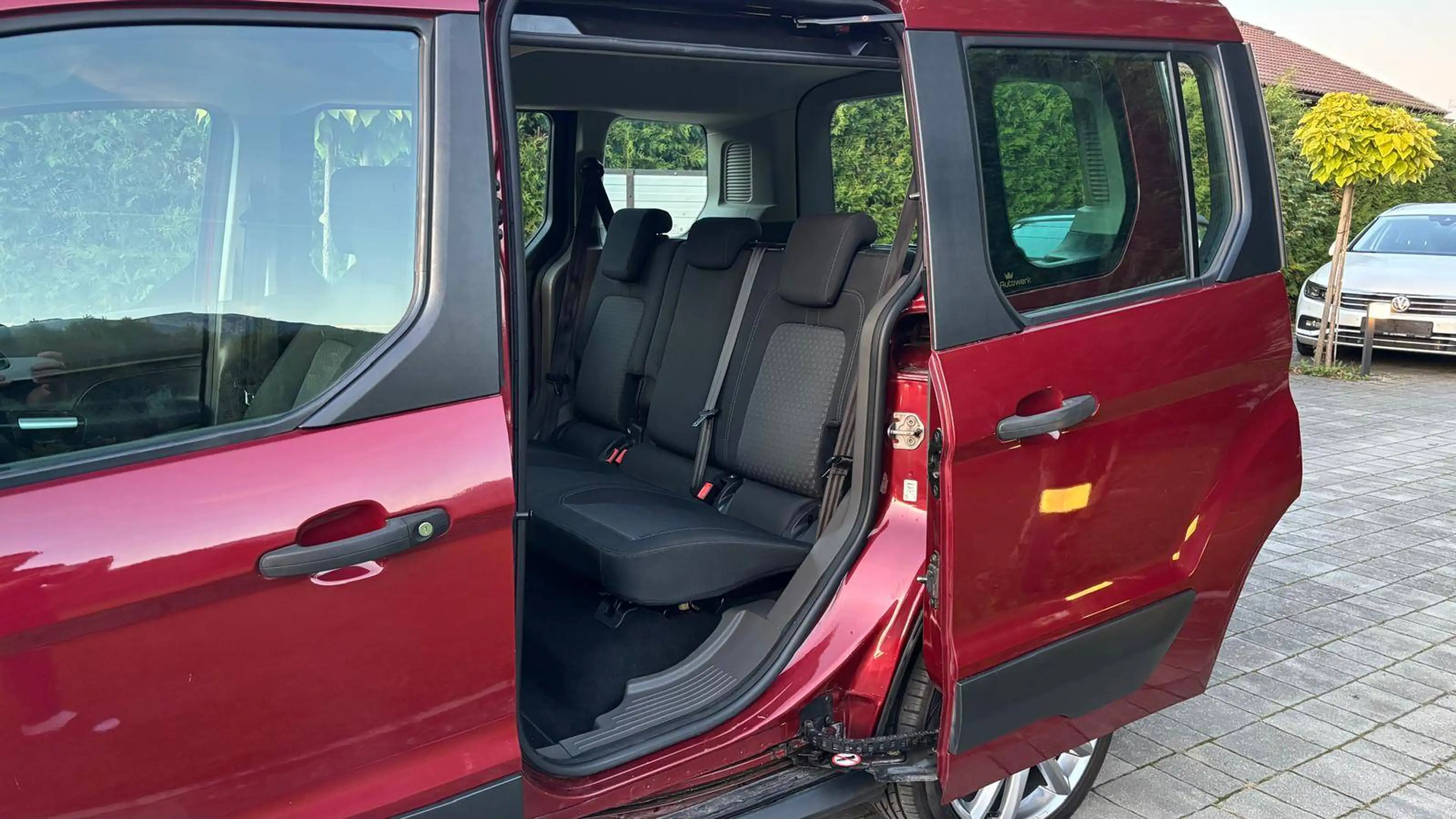 Ford Tourneo Connect Tourneo Connect 1,5 TDCi L1 *Erstbesitz*ZR neu*AHK* — photo 11