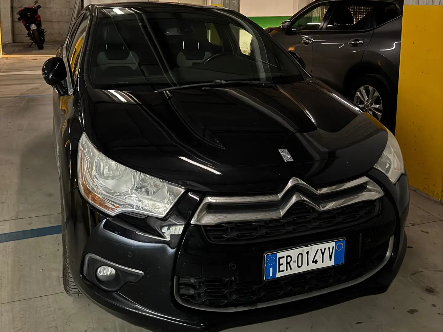 Citroen DS4 DS4 1.6 e-hdi (airdream) So Chic 115cv Negro - 1