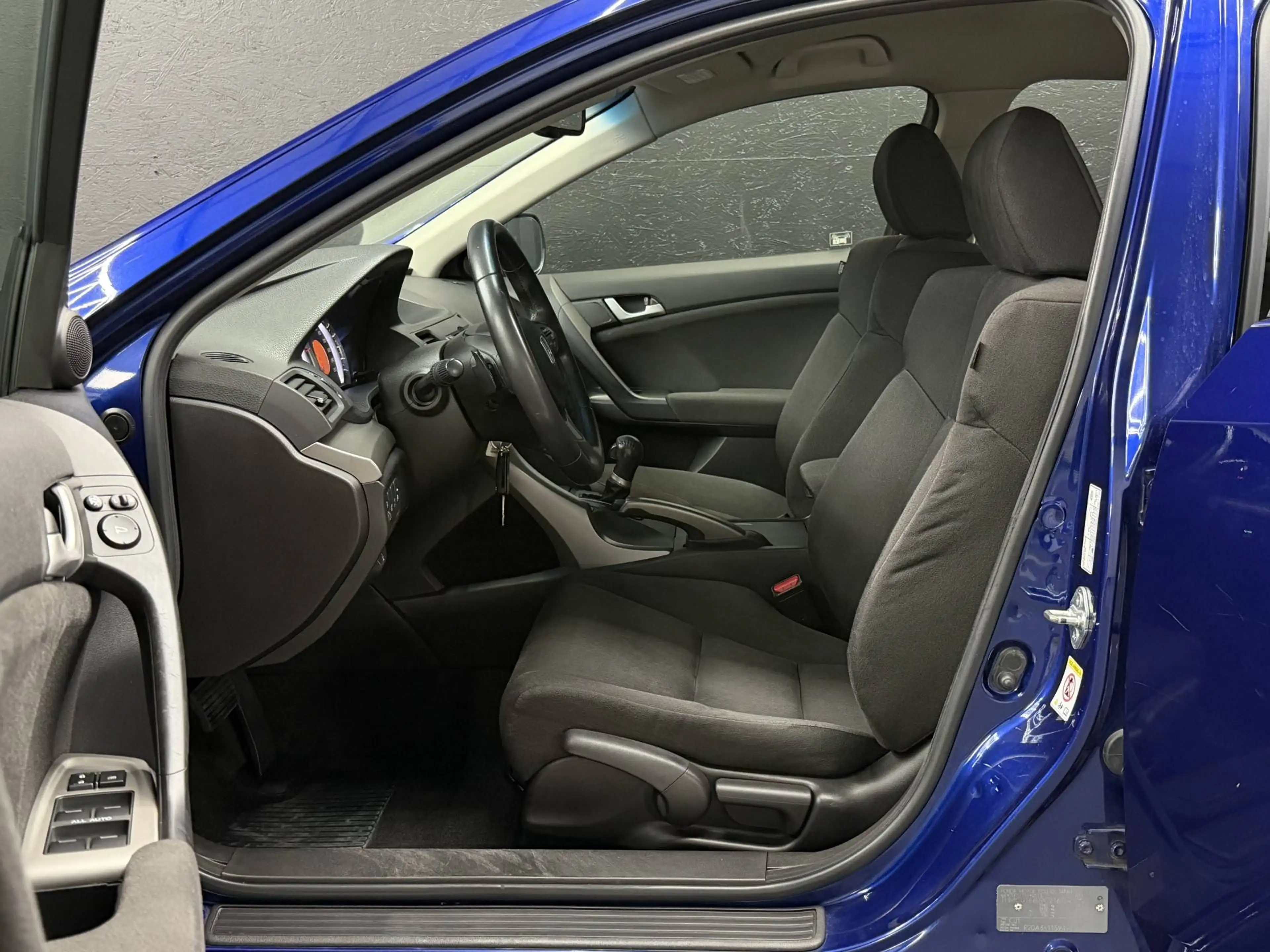 Honda Accord 2.0i ELEGANCE EDITION * 1ER MAIN * BOITE AUTOMATIQUE * CLIM * GARANTIE 1 AN !! — photo 12
