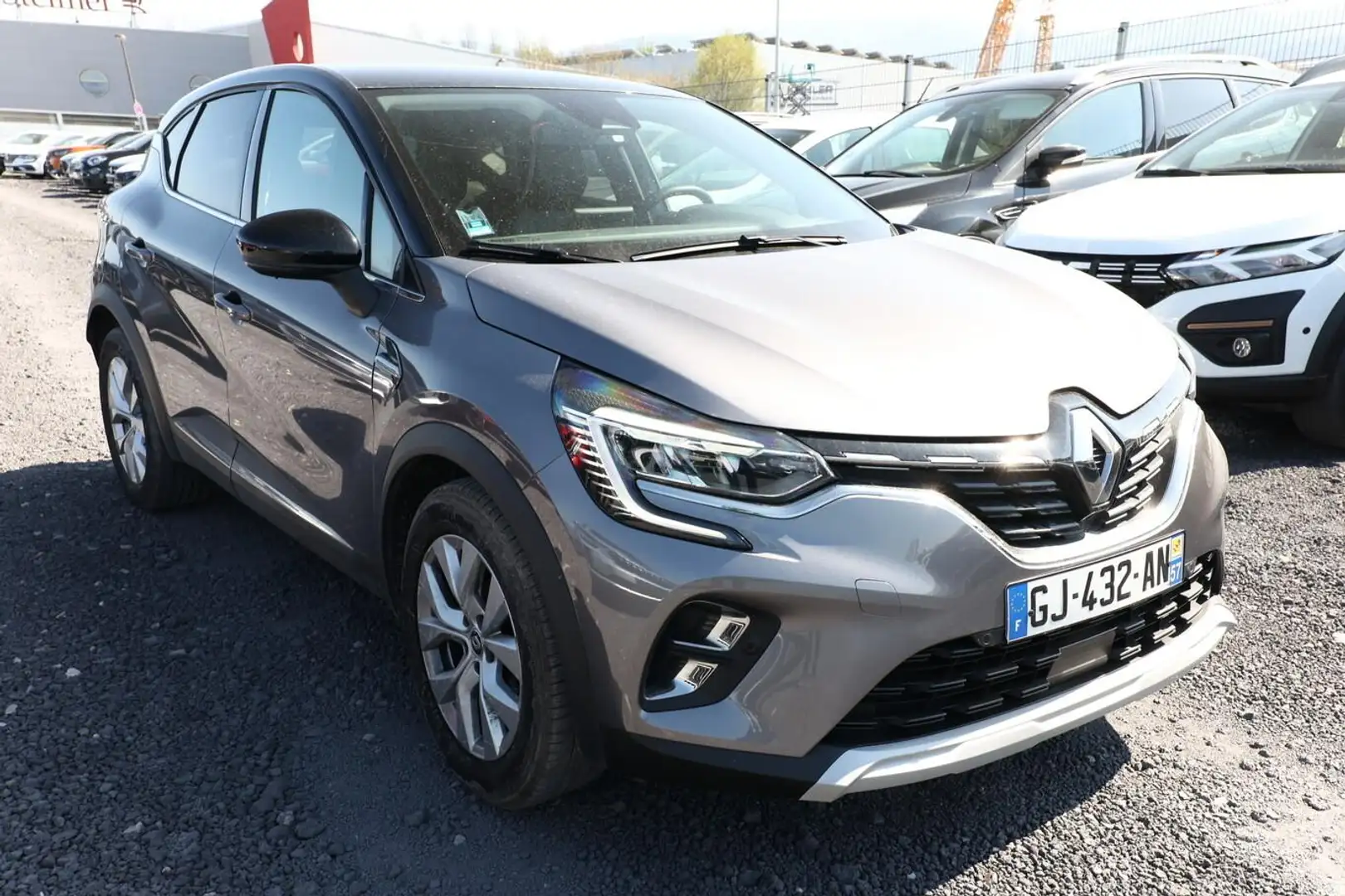 Renault Captur Zen II TCe 140 MHEV EDC LED Nav PDC Kam 17Z 103... Grau - 2