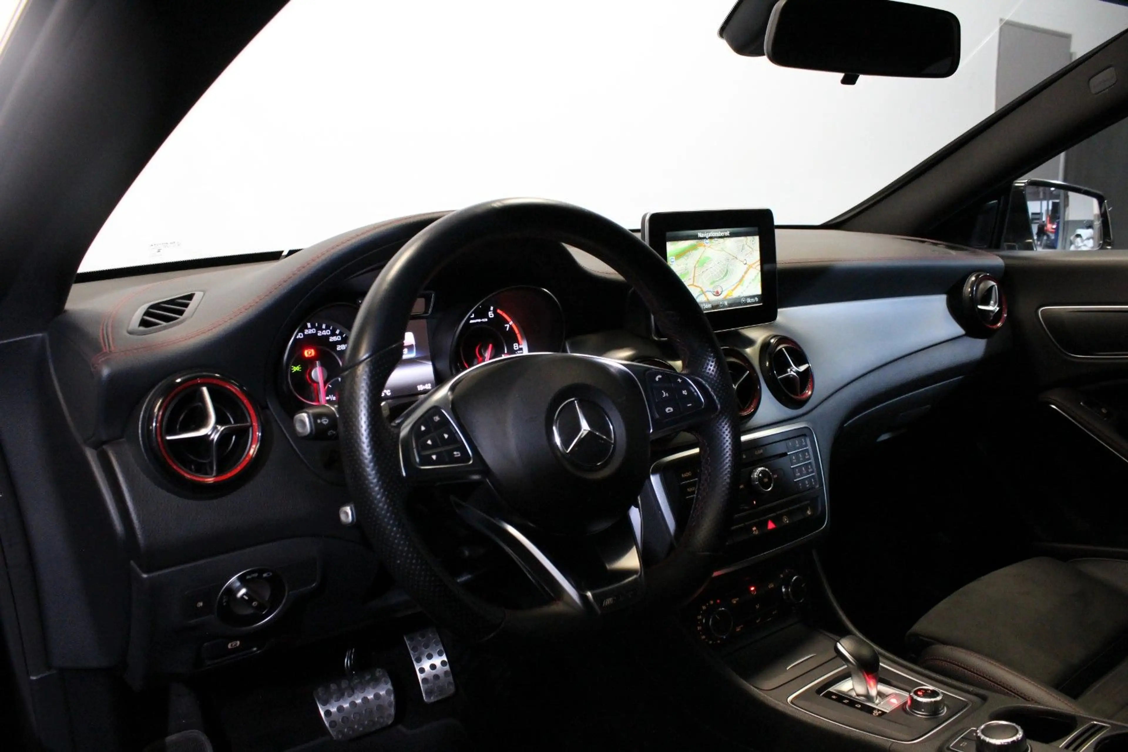 Mercedes-Benz CLA 45 AMG *4Matic*Navi*Xenon*Kamera*Dynamic Sel. — photo 20