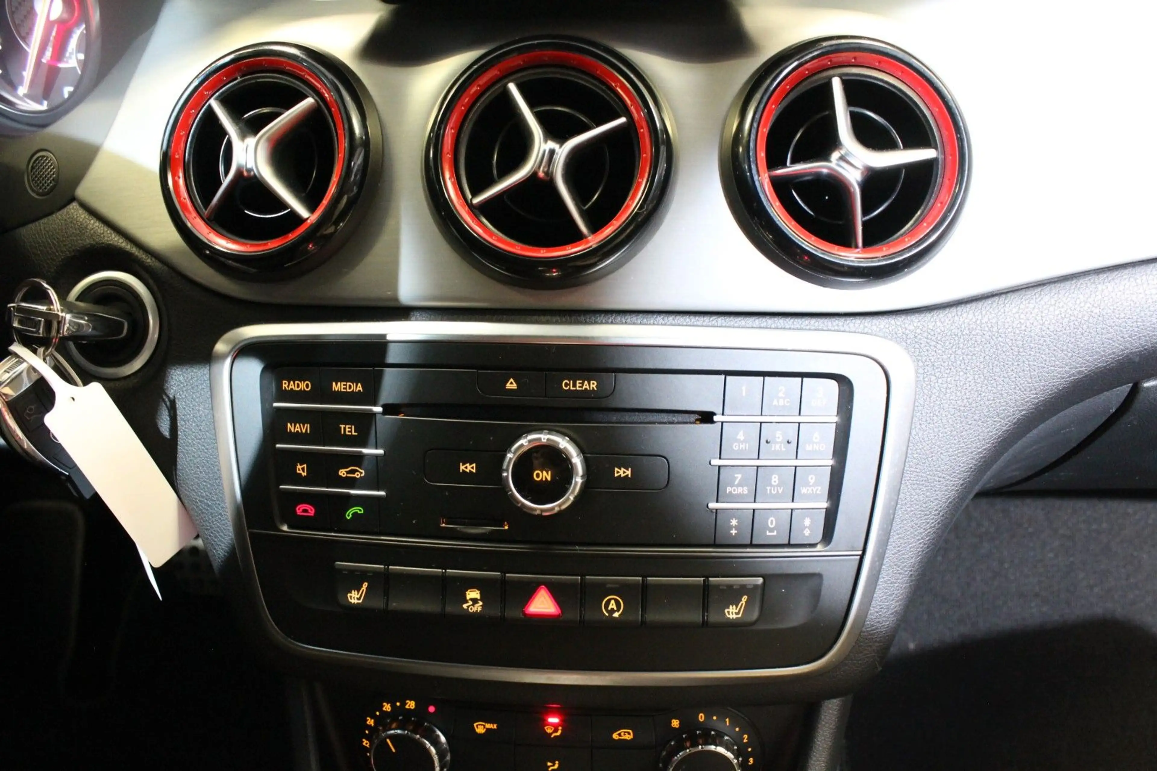 Mercedes-Benz CLA 45 AMG *4Matic*Navi*Xenon*Kamera*Dynamic Sel. — photo 22