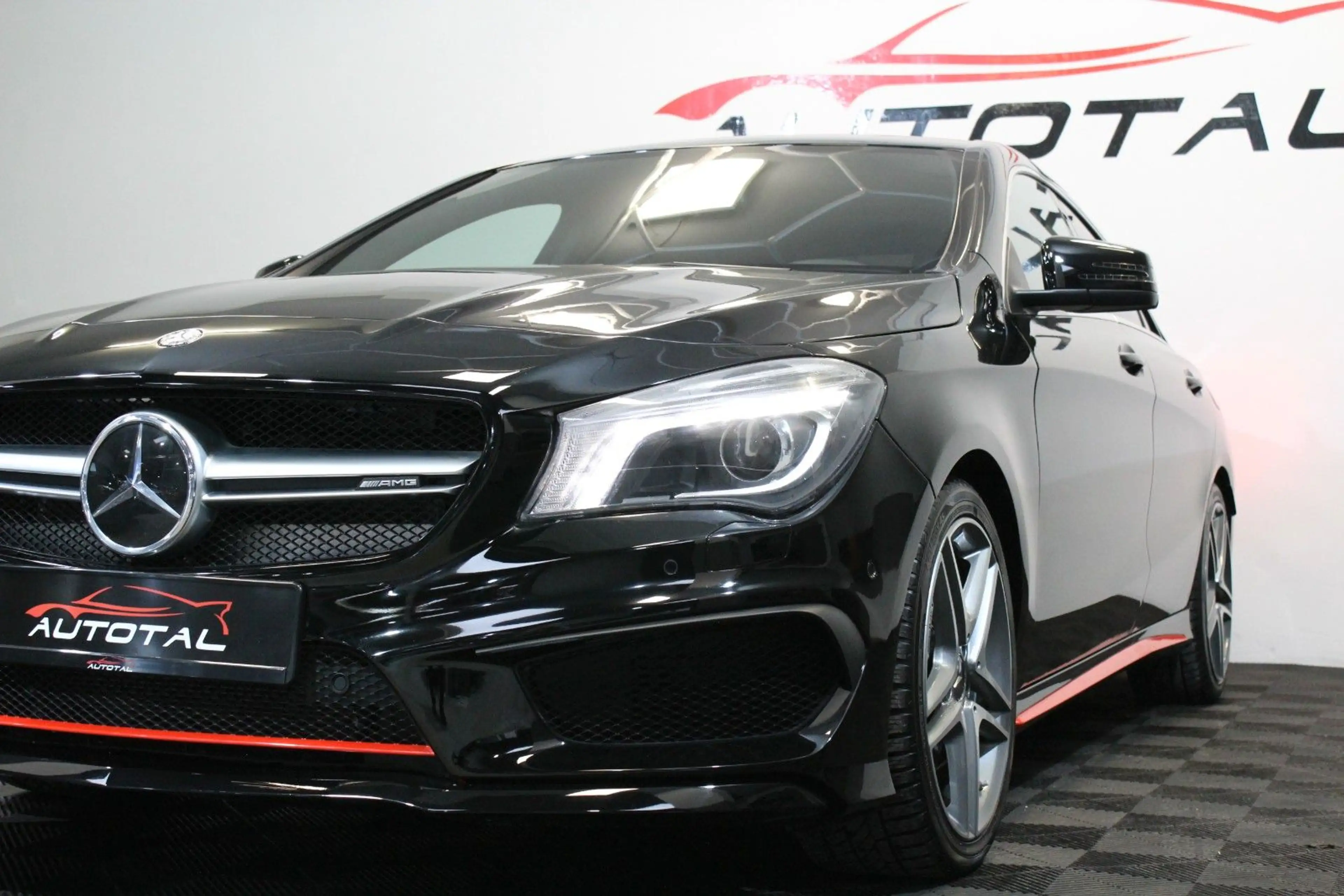 Mercedes-Benz CLA 45 AMG *4Matic*Navi*Xenon*Kamera*Dynamic Sel. — photo 4