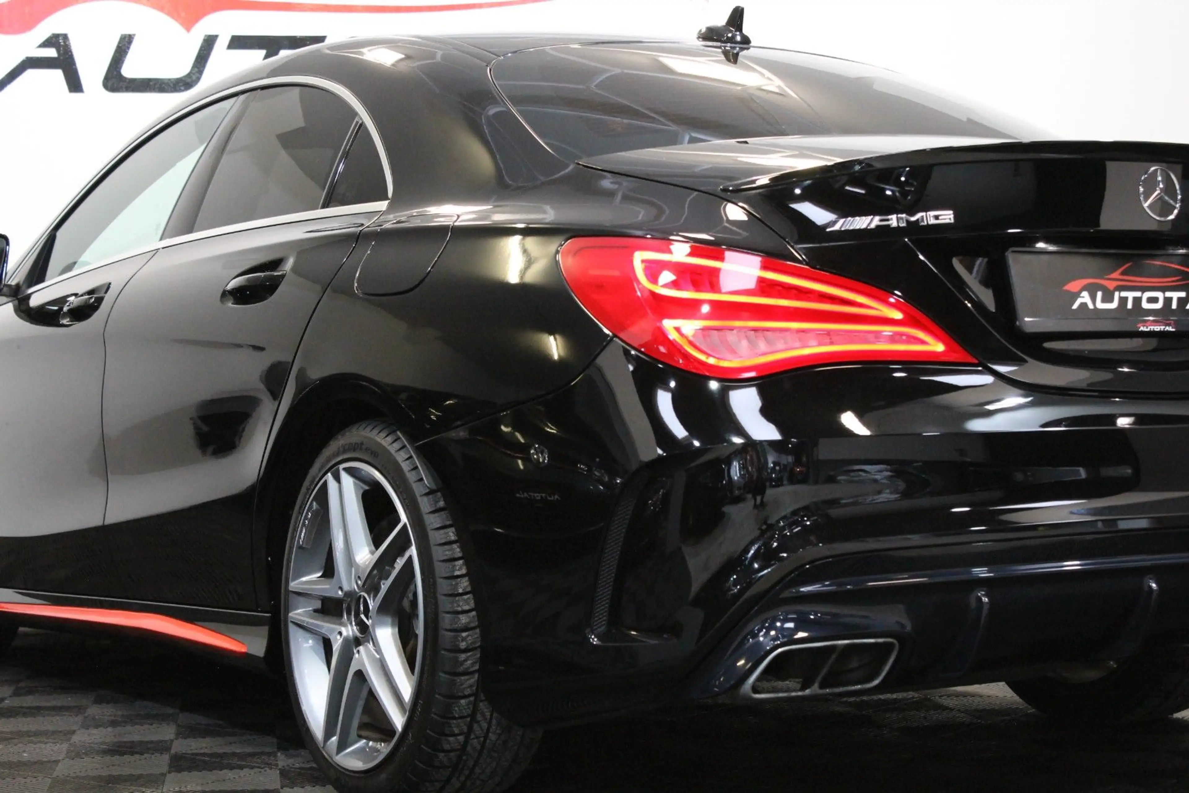 Mercedes-Benz CLA 45 AMG *4Matic*Navi*Xenon*Kamera*Dynamic Sel. — photo 17