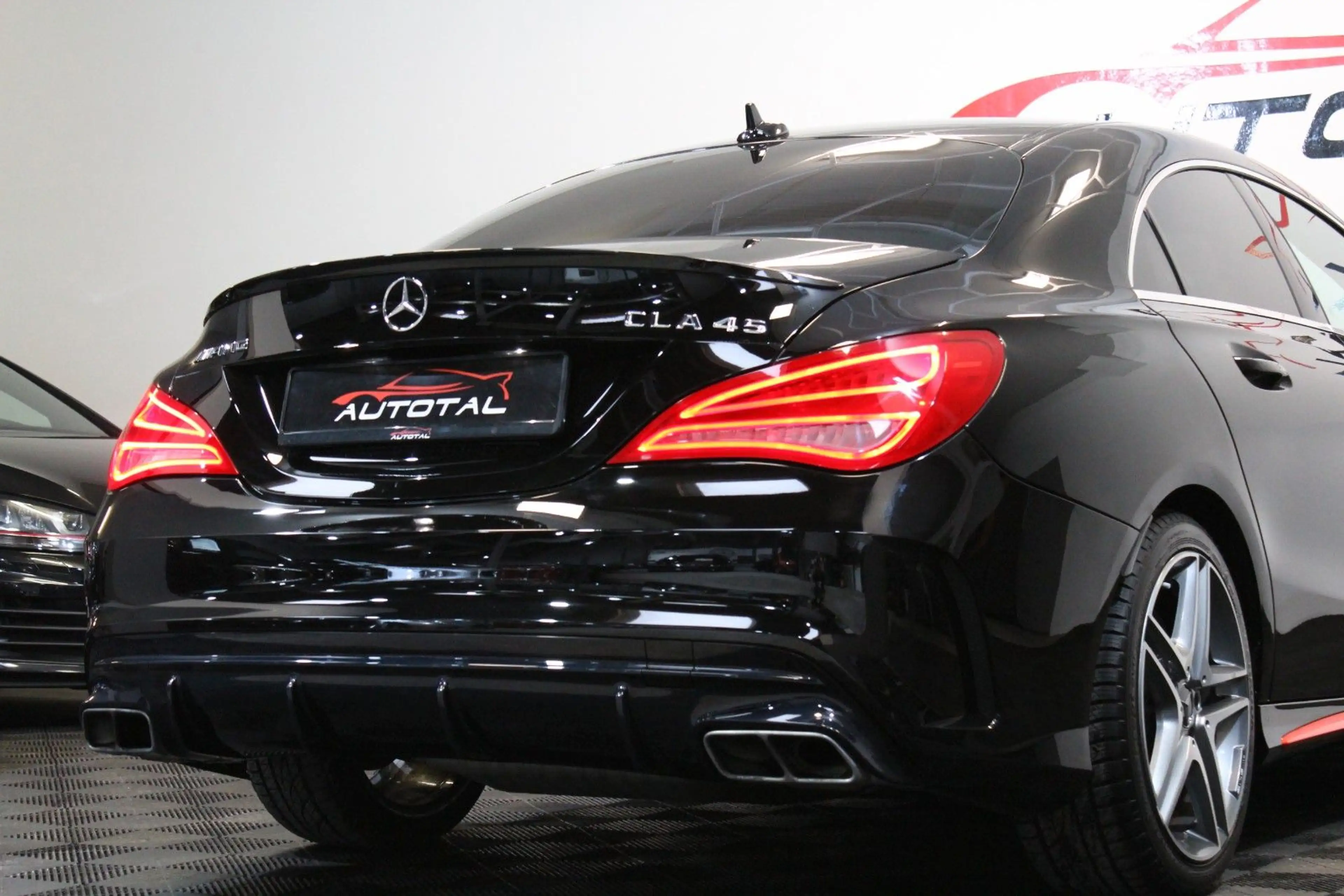 Mercedes-Benz CLA 45 AMG *4Matic*Navi*Xenon*Kamera*Dynamic Sel. — photo 12