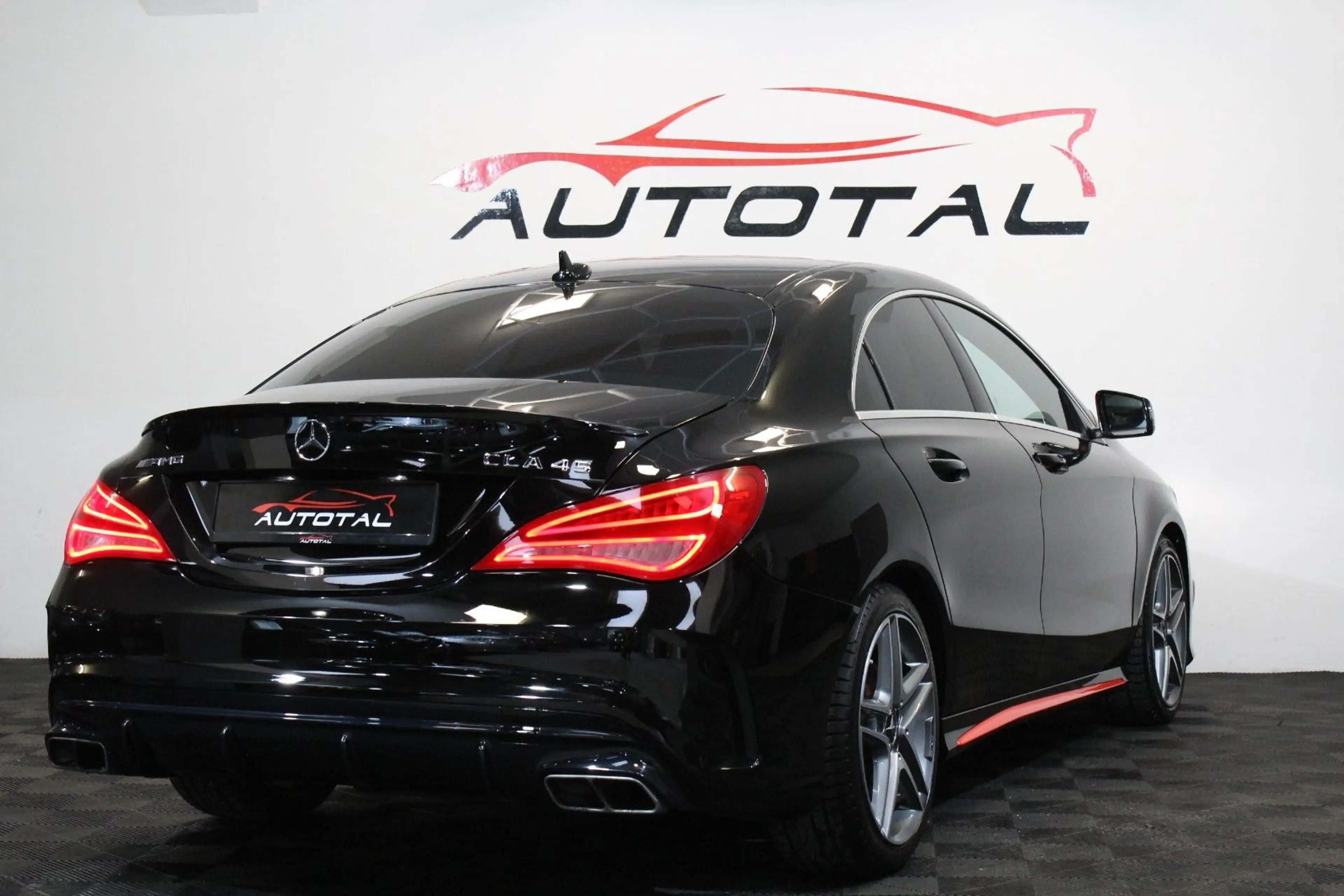 Mercedes-Benz CLA 45 AMG *4Matic*Navi*Xenon*Kamera*Dynamic Sel. — photo 10