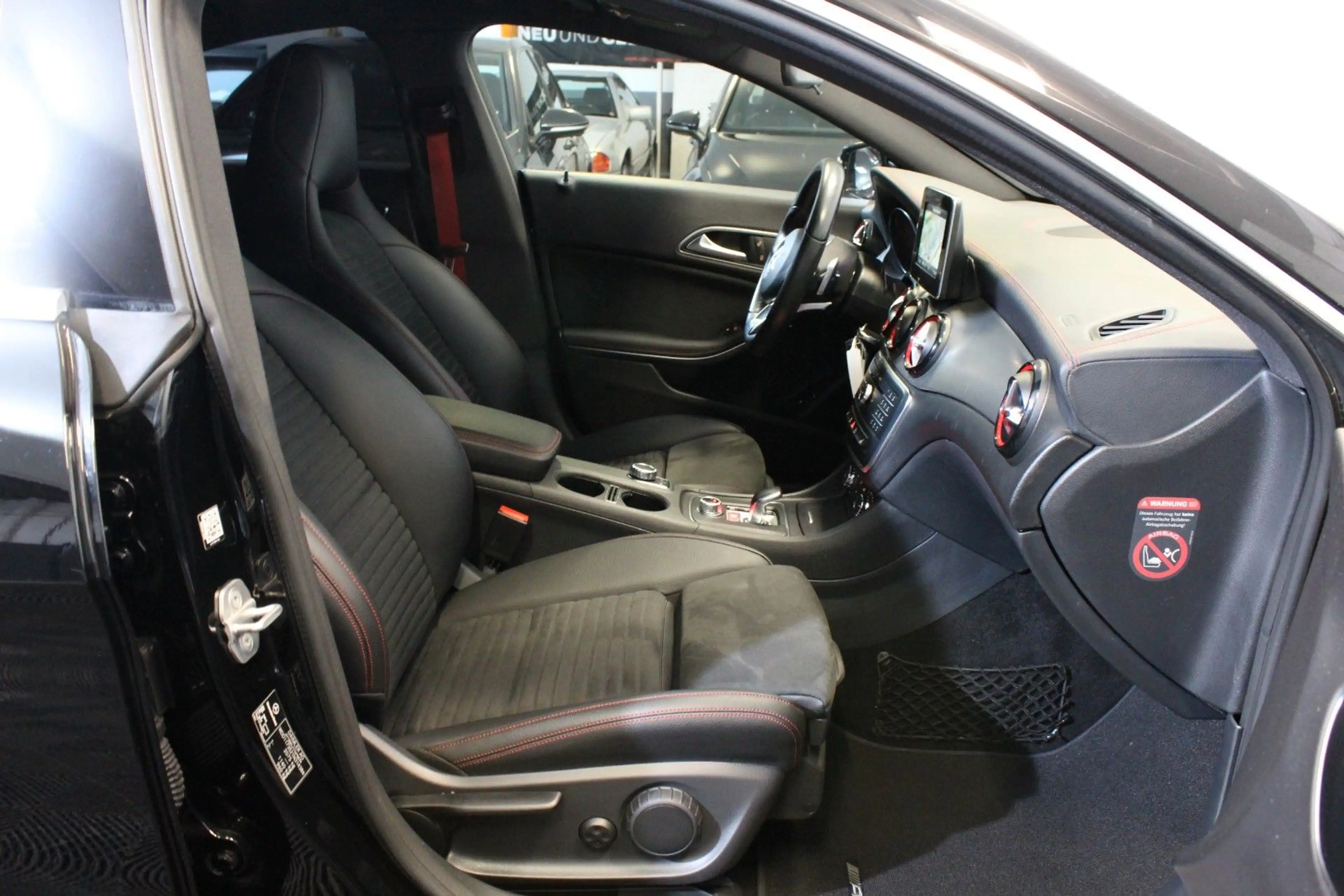 Mercedes-Benz CLA 45 AMG *4Matic*Navi*Xenon*Kamera*Dynamic Sel. — photo 24