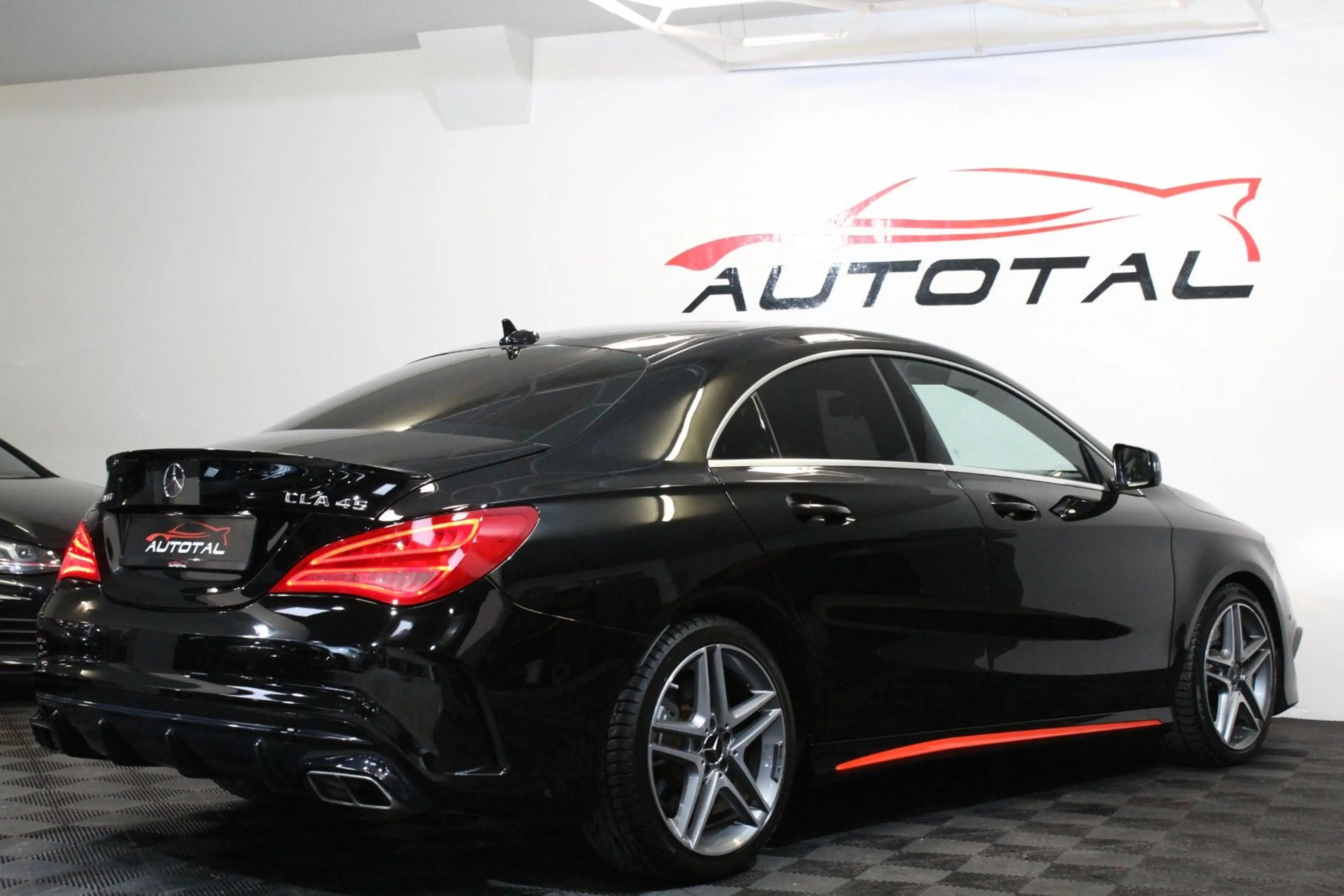 Mercedes-Benz CLA 45 AMG *4Matic*Navi*Xenon*Kamera*Dynamic Sel. — photo 11